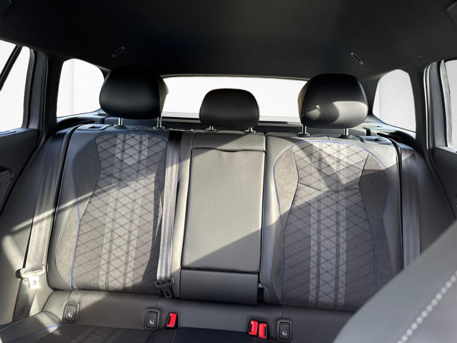 Volkswagen Passat – Bild 9