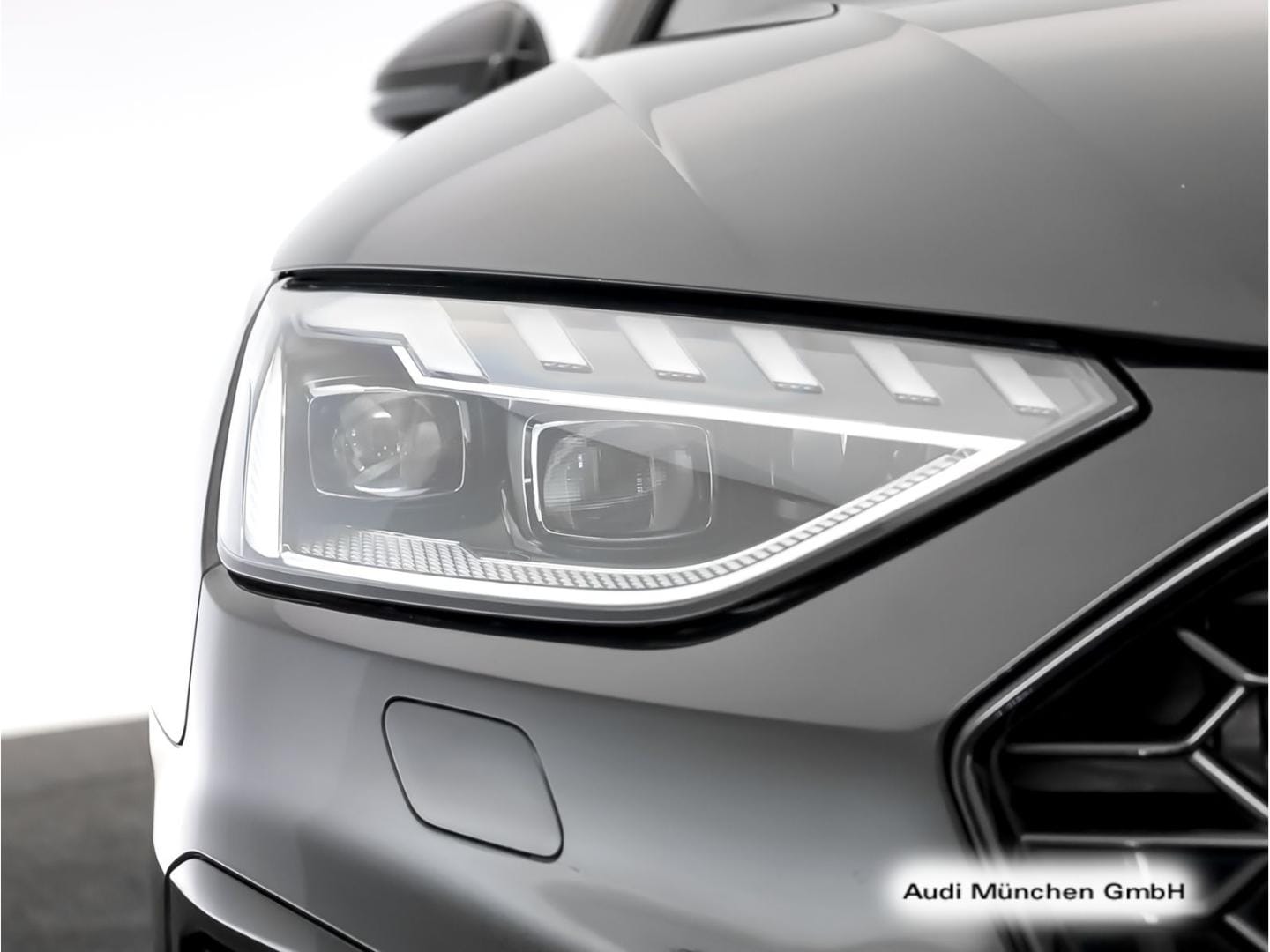 Bild über Audi A4 Avant S line 40 TFSI S tronic - für weitere Informationen kontaktieren Sie den Audi Partner