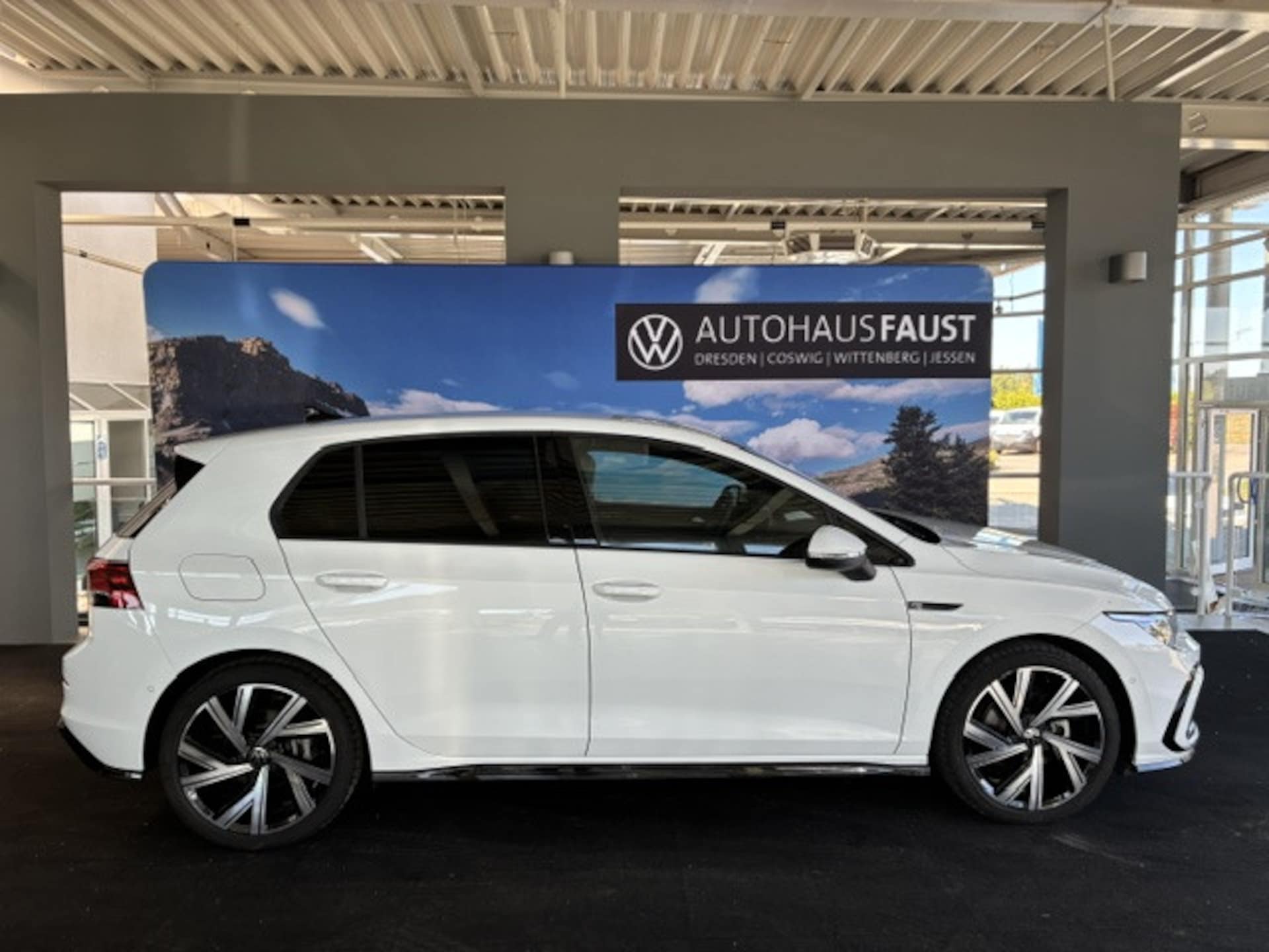 Volkswagen Golf R-Line