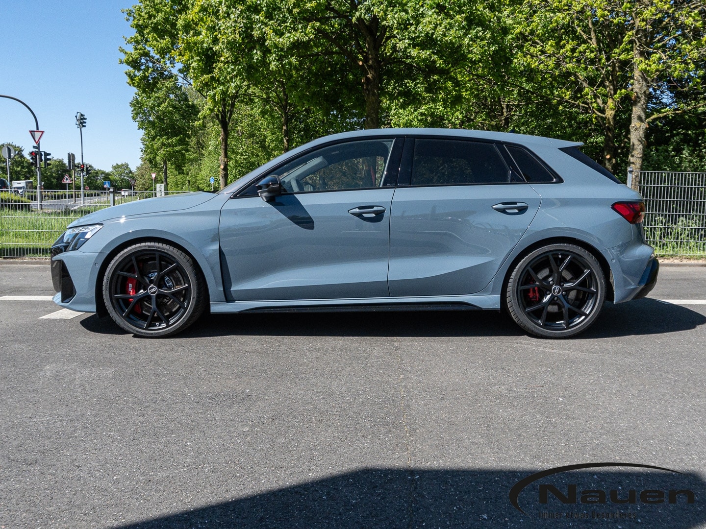 Bild über Audi RS 3 Sportback TFSI quattro S tronic - für weitere Informationen kontaktieren Sie den Audi Partner