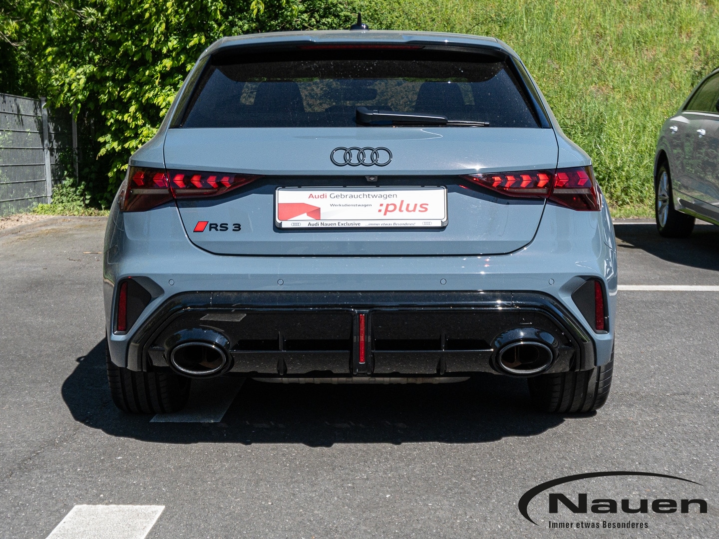 Bild über Audi RS 3 Sportback TFSI quattro S tronic - für weitere Informationen kontaktieren Sie den Audi Partner