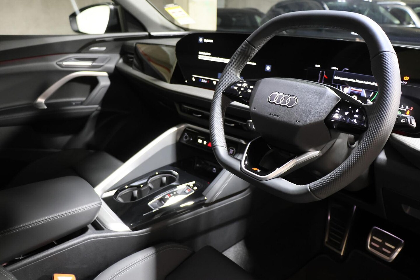 Image about Audi Q5 SUV e-hybrid quattro S tronic