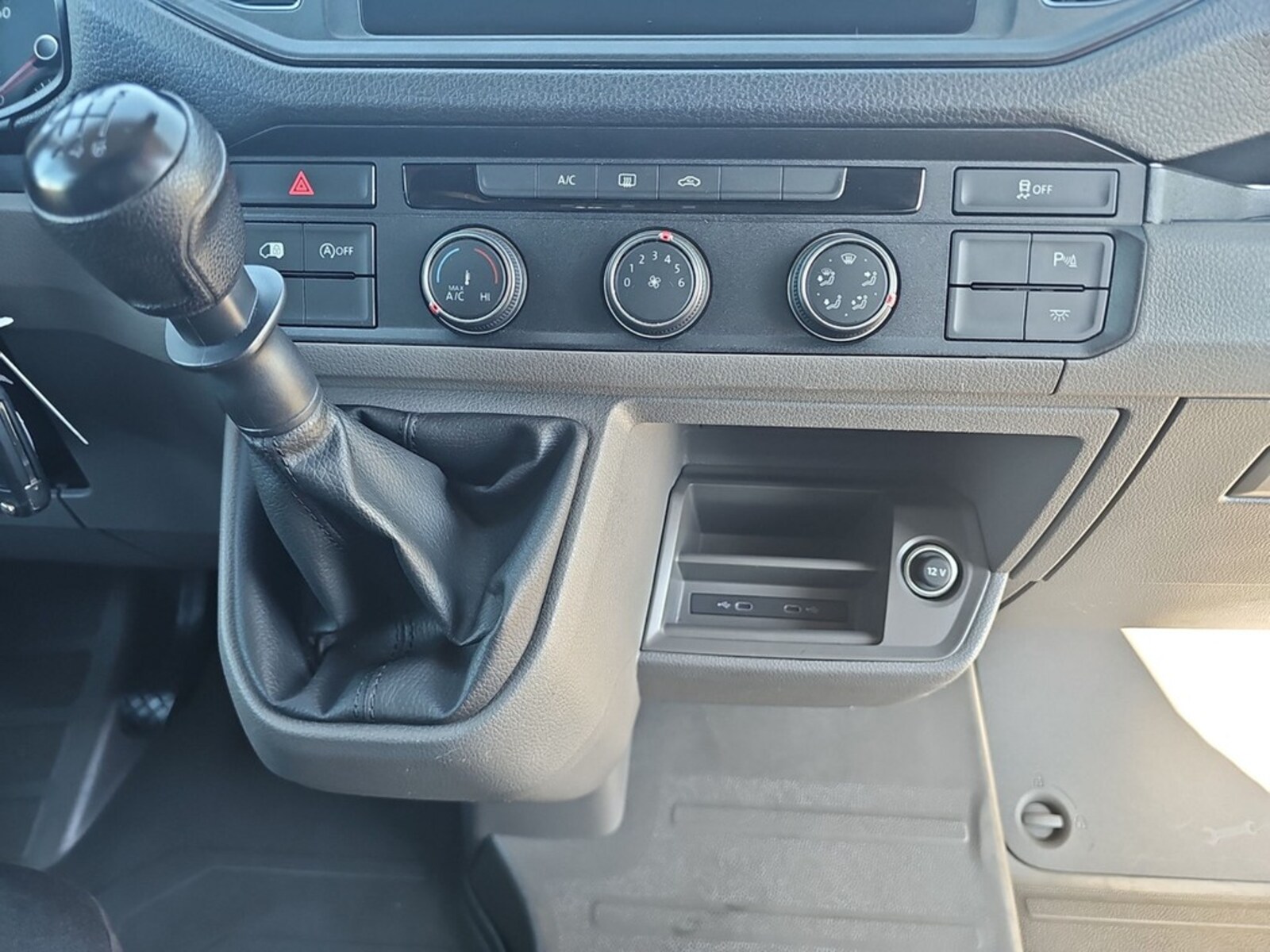Volkswagen Crafter Kasten mittlerer Radstand – Bild 11
