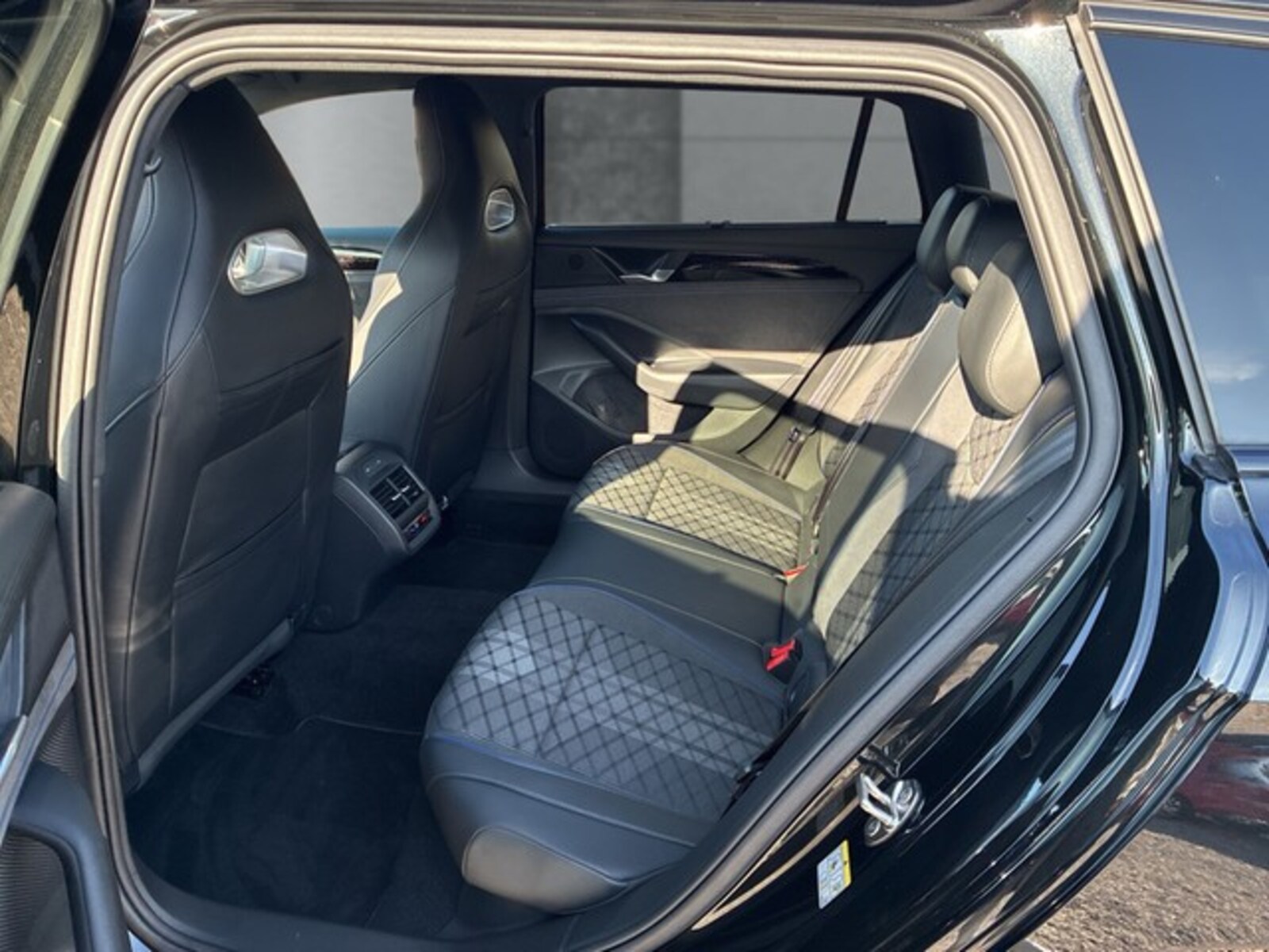 Volkswagen Passat – Bild 15