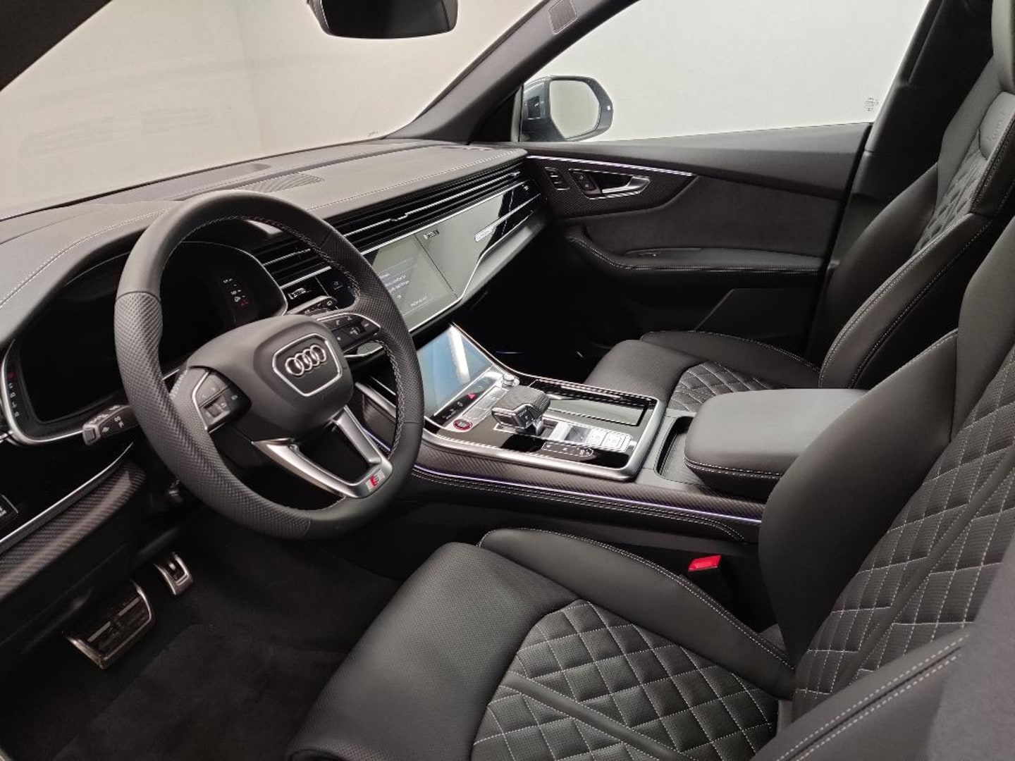 Bild über Audi SQ8 SUV TFSI quattro tiptronic - für weitere Informationen kontaktieren Sie den Audi Partner