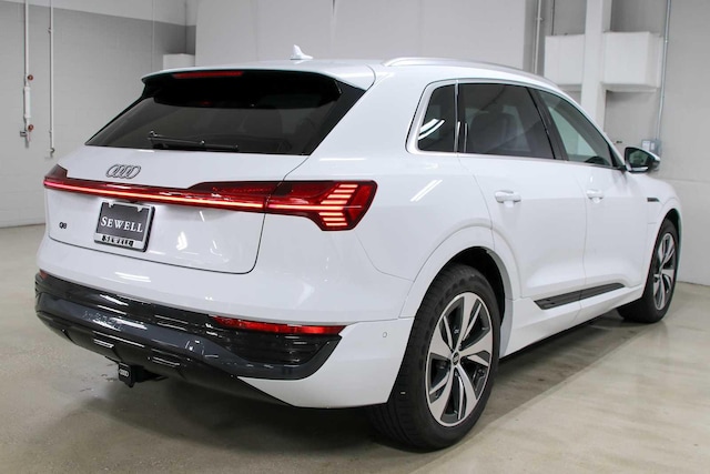 2024 Audi Q8 e-tron