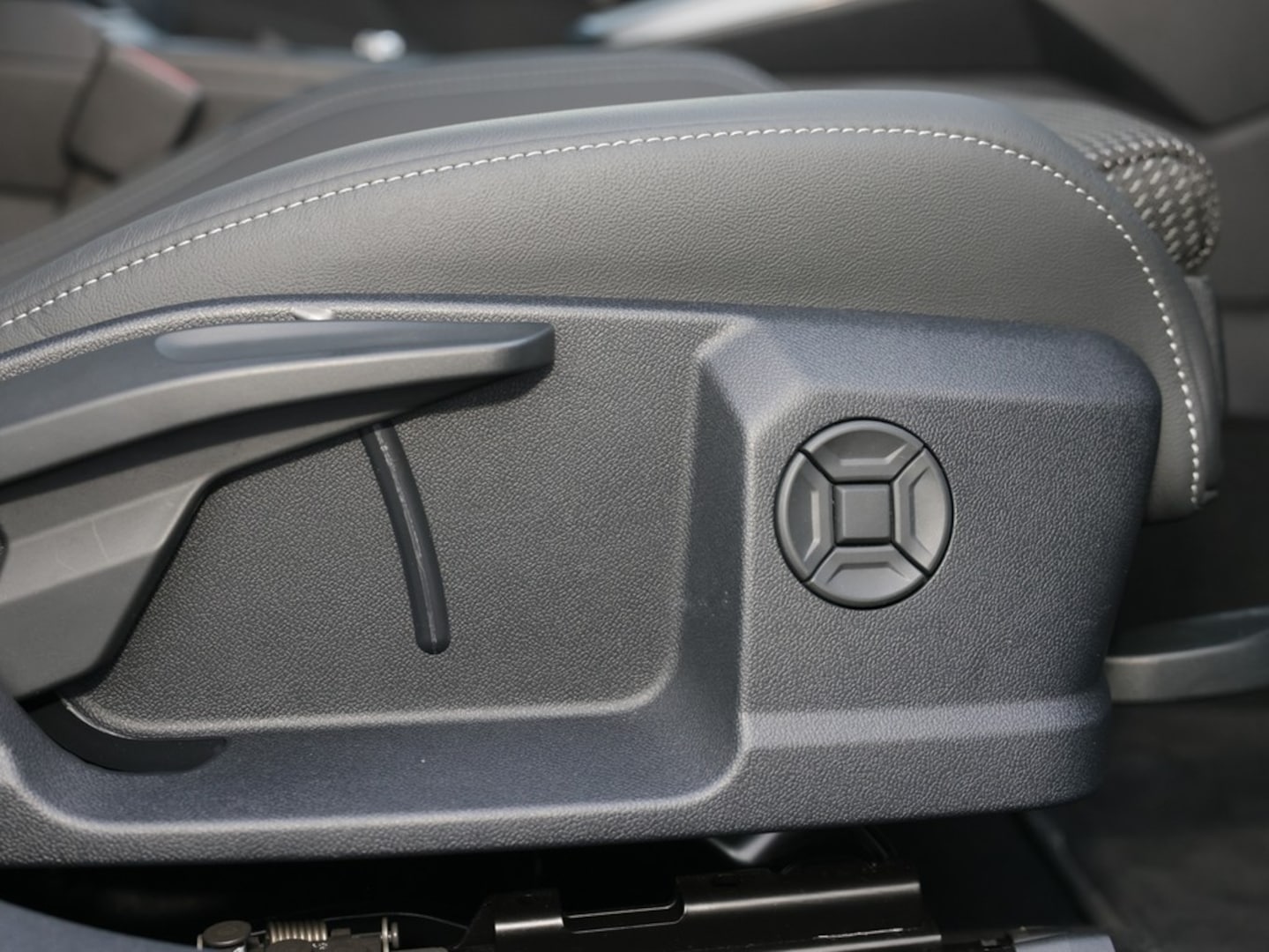 Bild über Audi A3 allstreet 35 TDI S tronic - für weitere Informationen kontaktieren Sie den Audi Partner