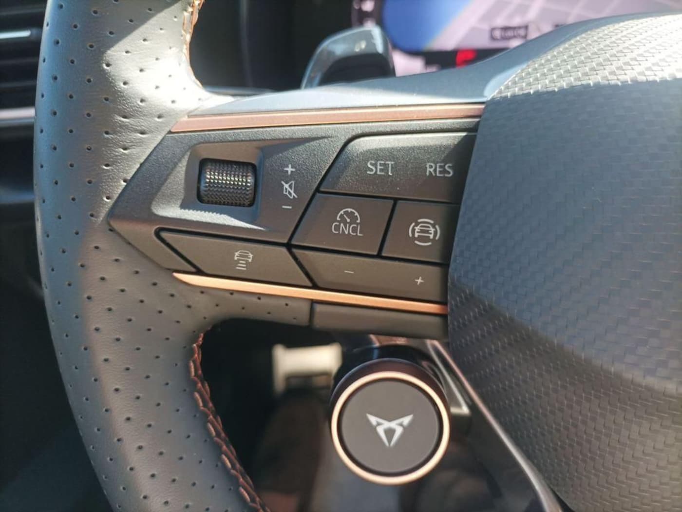 CUPRA Leon Sportstourer 1.5 eTSI DSG 110 kW (150 CV) — photo 9