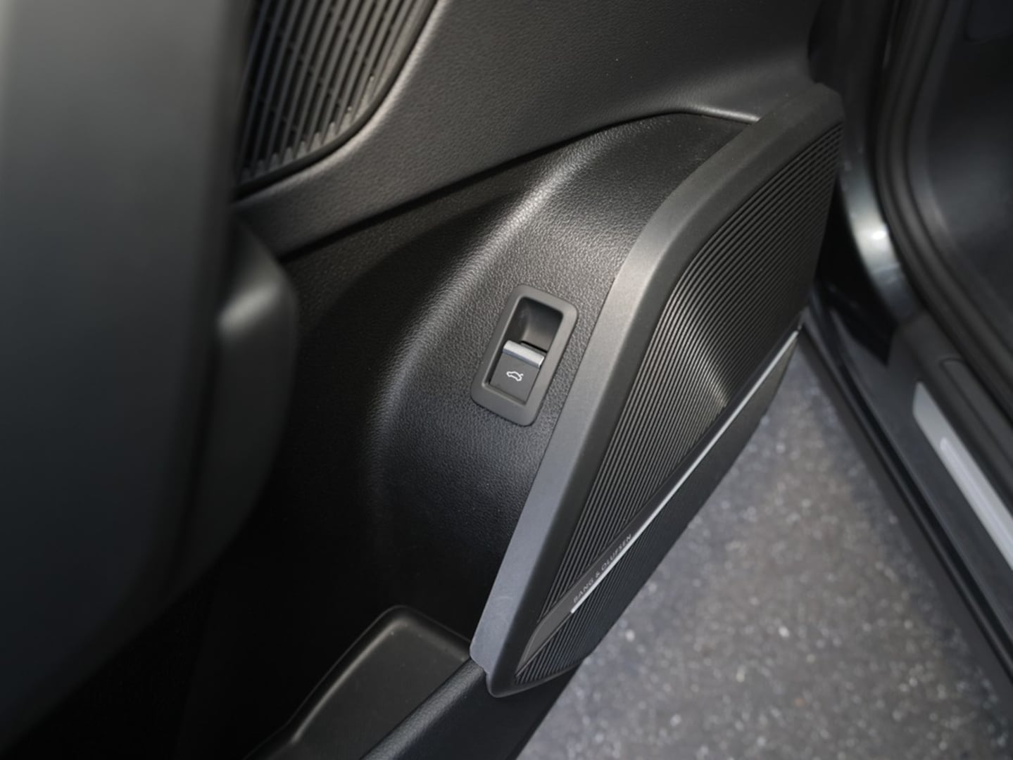 Bild über Audi Q5 Sportback 40 TDI quattro S tronic - für weitere Informationen kontaktieren Sie den Audi Partner