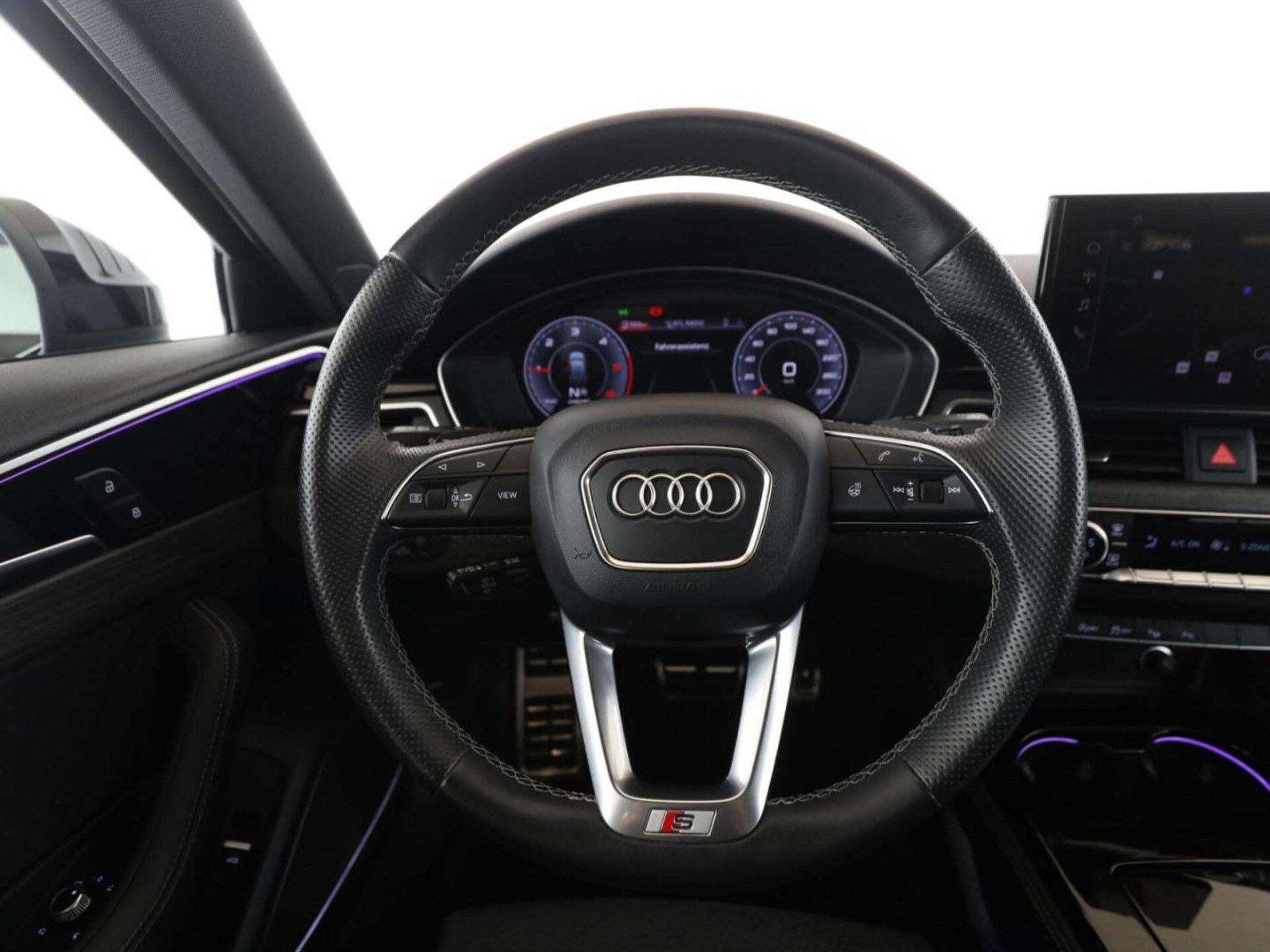 Audi A4 Avant S line