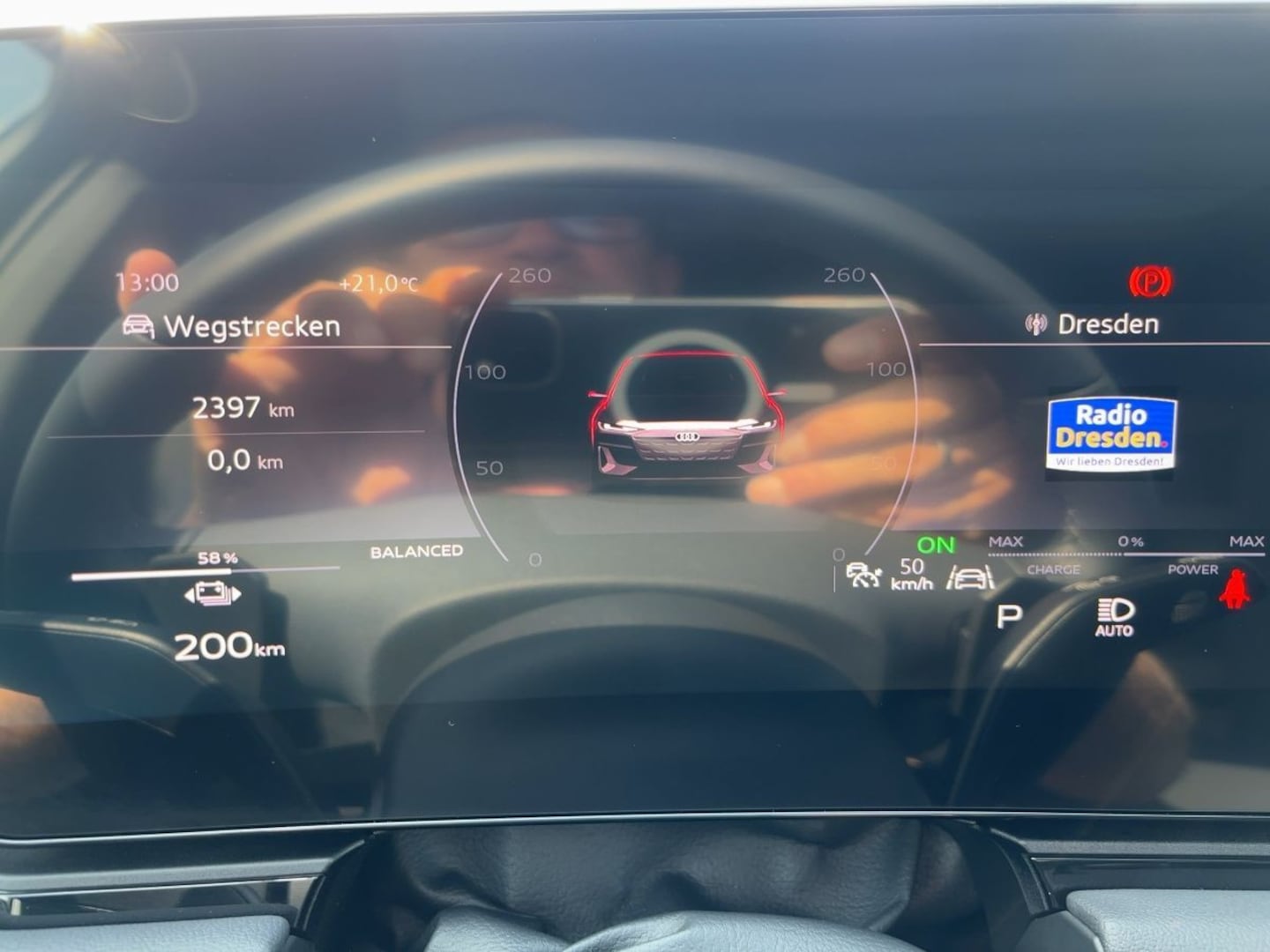 Bild über Audi A6 Avant e-tron e-tron quattro - für weitere Informationen kontaktieren Sie den Audi Partner