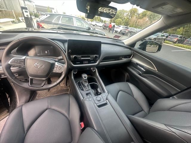 Used 2024 Toyota Grand Highlander XLE with VIN 5TDAAAA57RS016014 for sale in Minneapolis, Minnesota