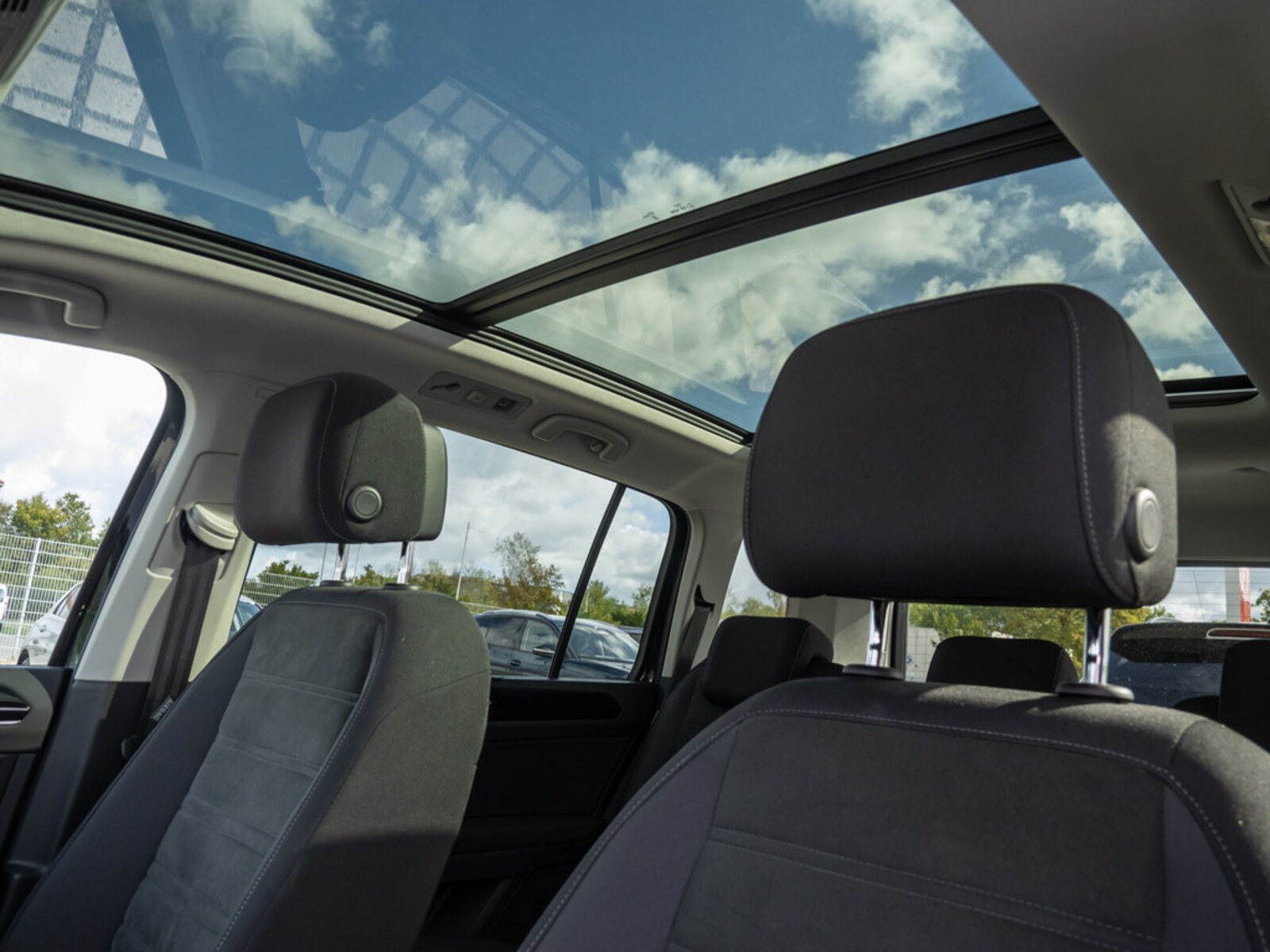 Volkswagen Touran – Bild 18