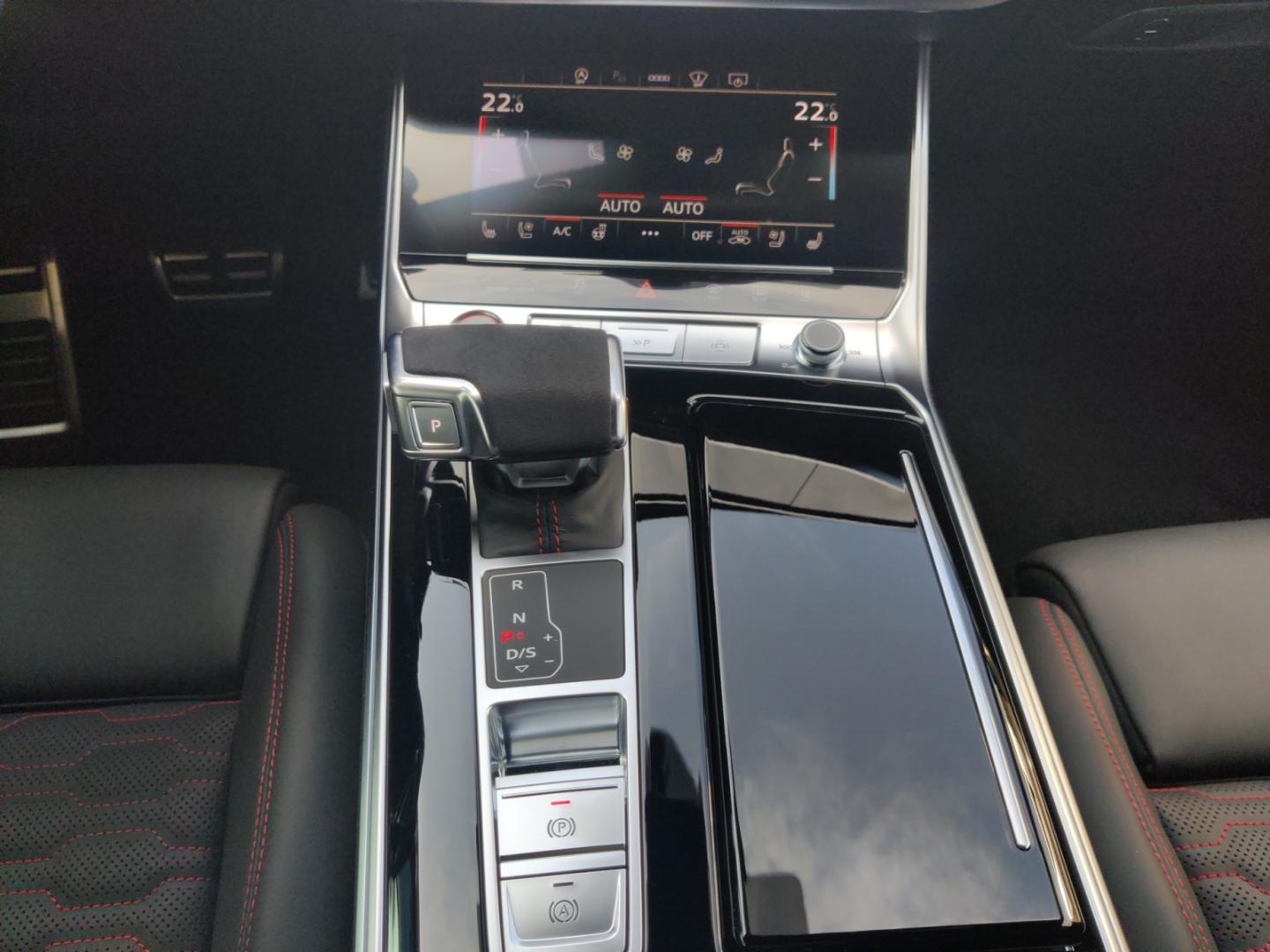 Image about Audi RS 6 Avant performance quattro tiptronic