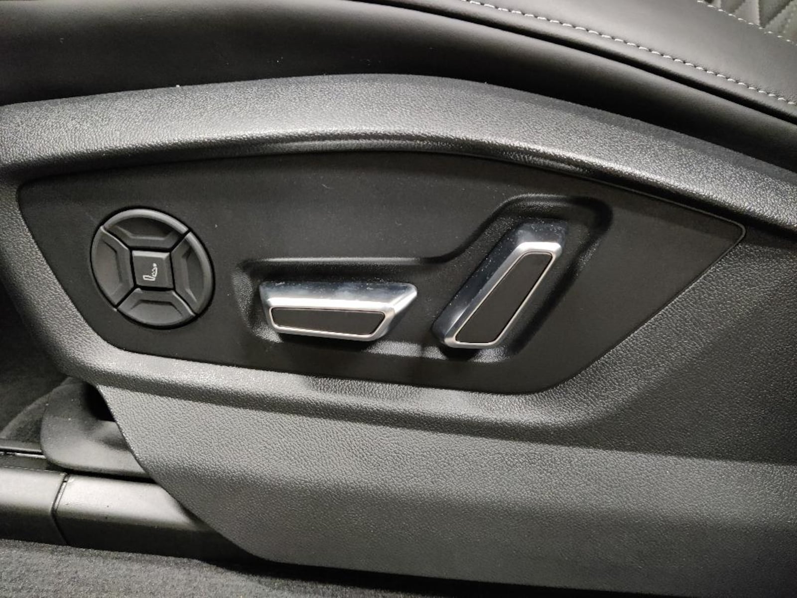 Audi SQ8 – Bild 19