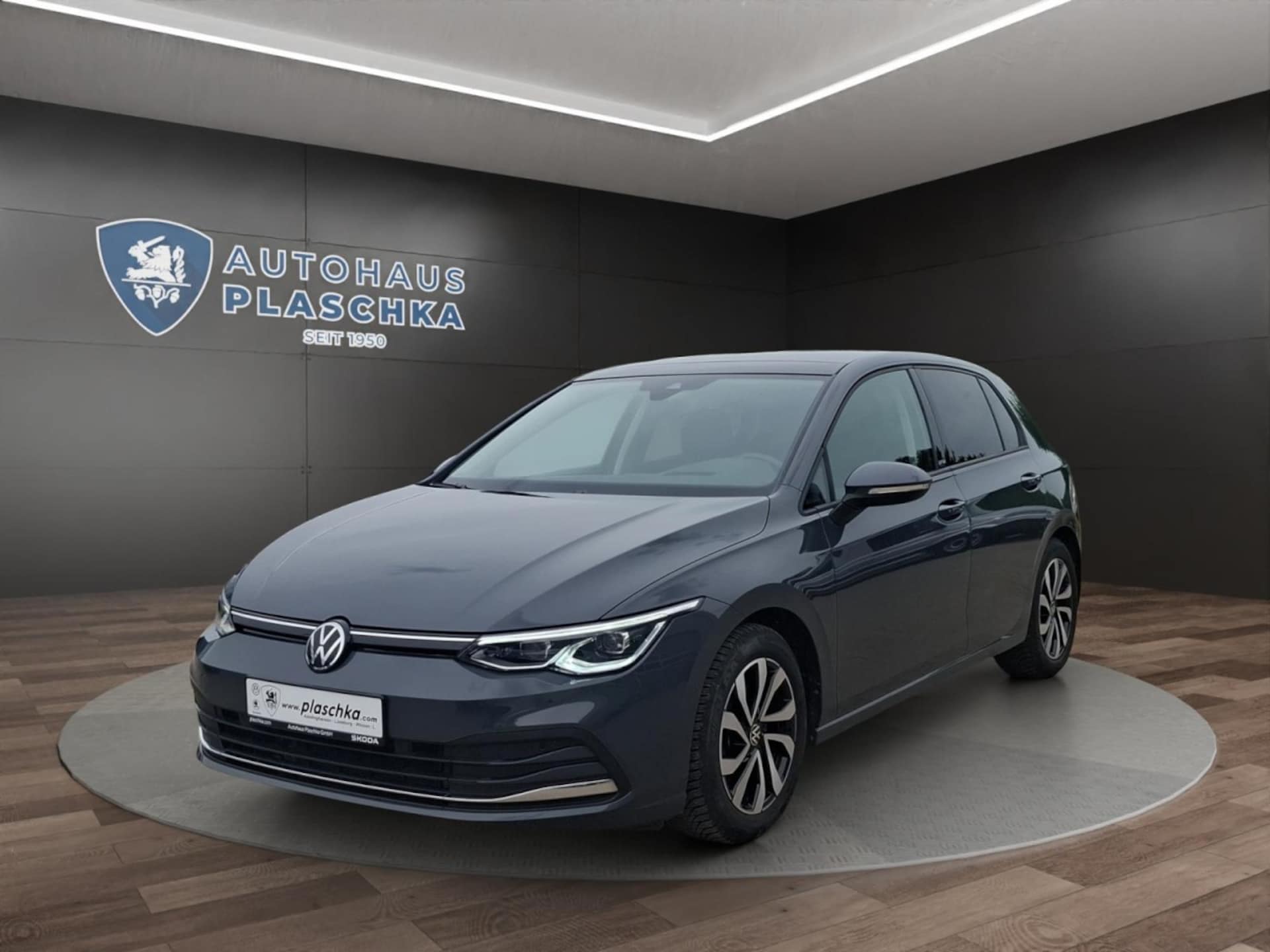 Volkswagen Golf 2023 — Golf VIII 2.0 TDI DSG Active AHK+PANO+HUD+KAMERA