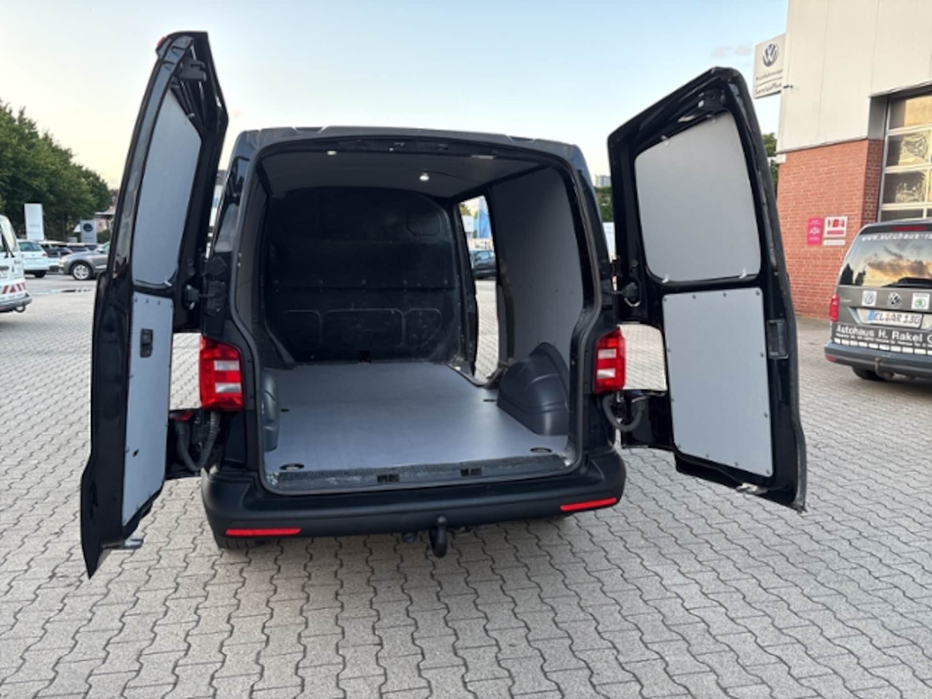 Volkswagen T6 Transporter Kasten langer Radstand
