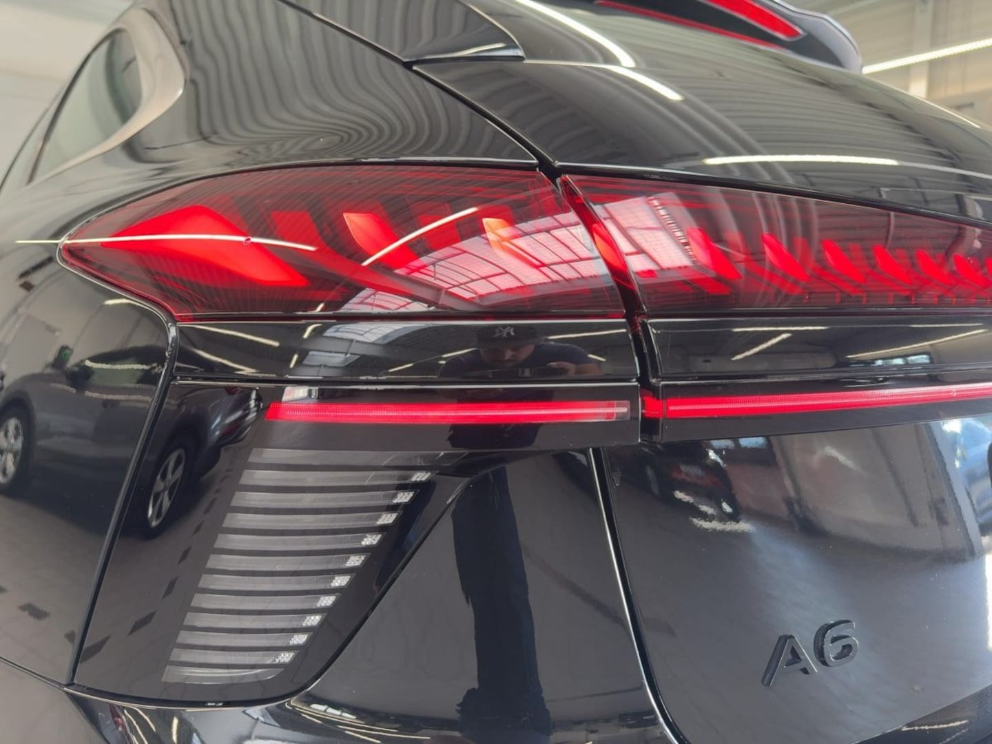 Bild über Audi A6 Avant TDI 150 kW S tronic - für weitere Informationen kontaktieren Sie den Audi Partner