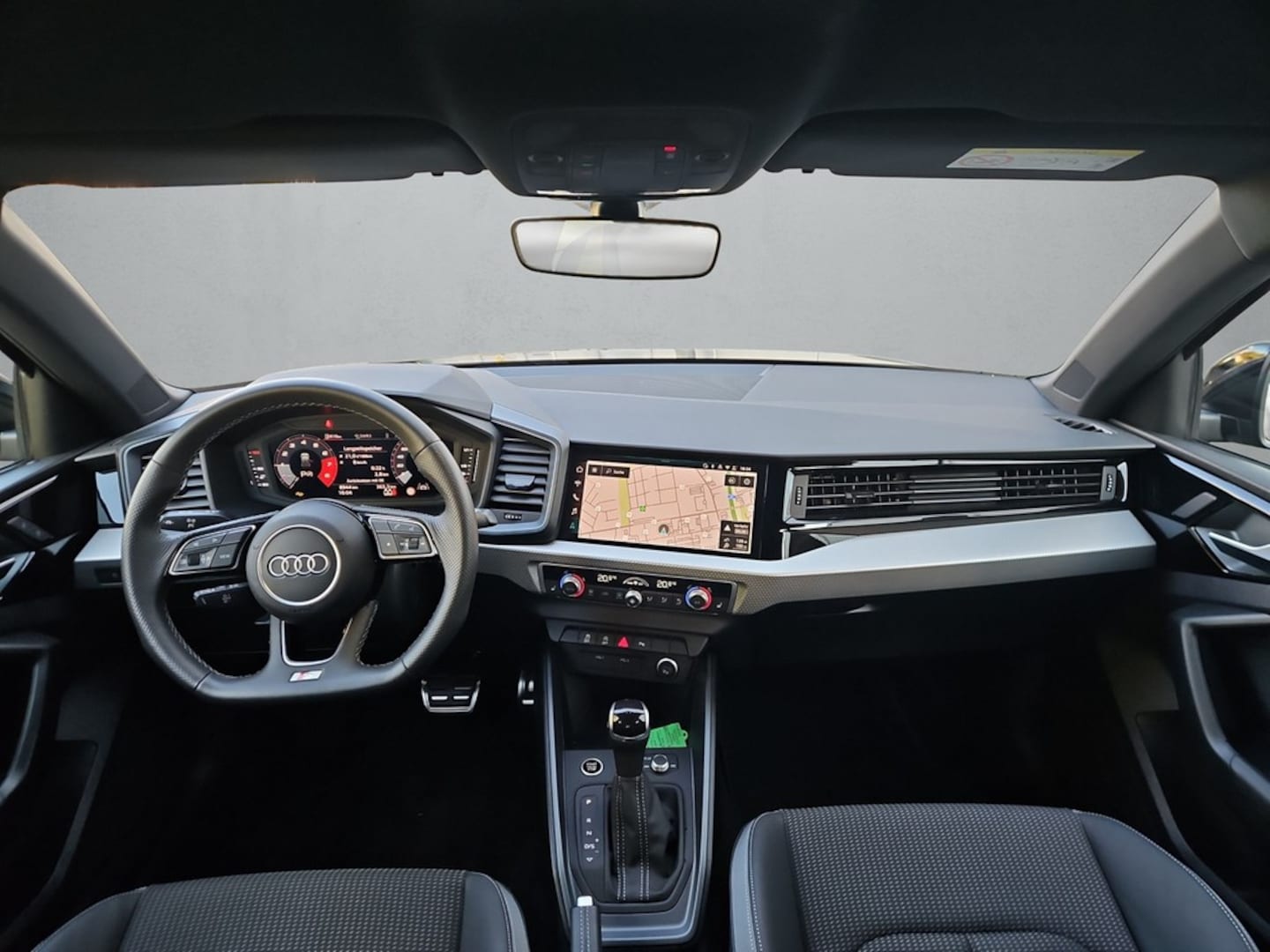 Bild über Audi A1 Sportback S line 30 TFSI S tronic - für weitere Informationen kontaktieren Sie den Audi Partner