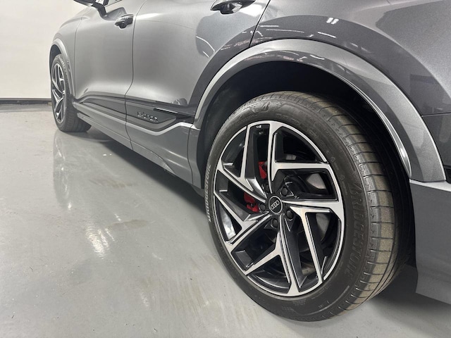 2025 Audi SQ6 e-tron