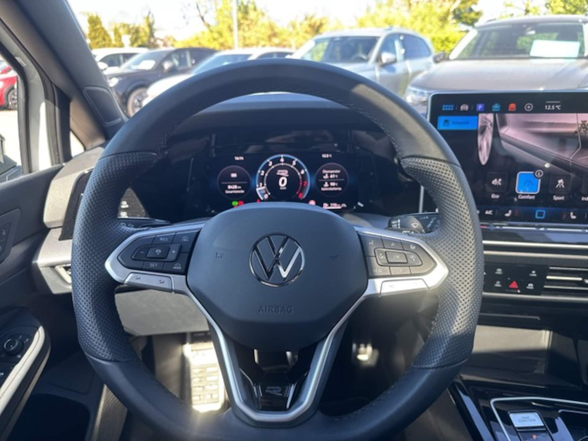 Volkswagen Golf R-Line