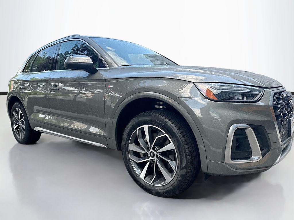 2023 Audi Q5 45 Premium Plus's photo