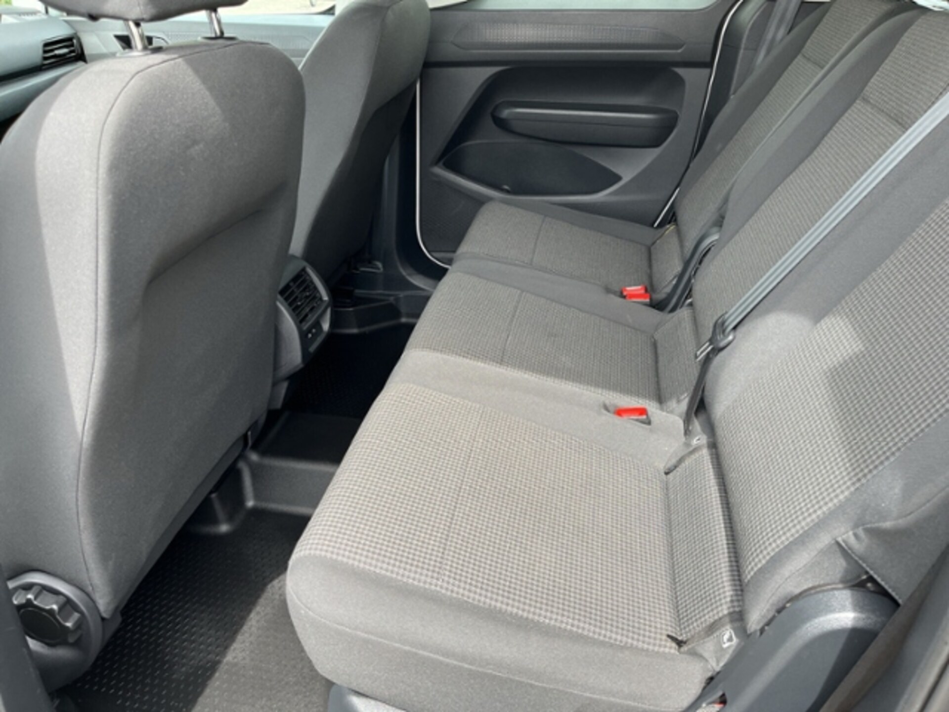 Volkswagen Caddy Basis-Modell