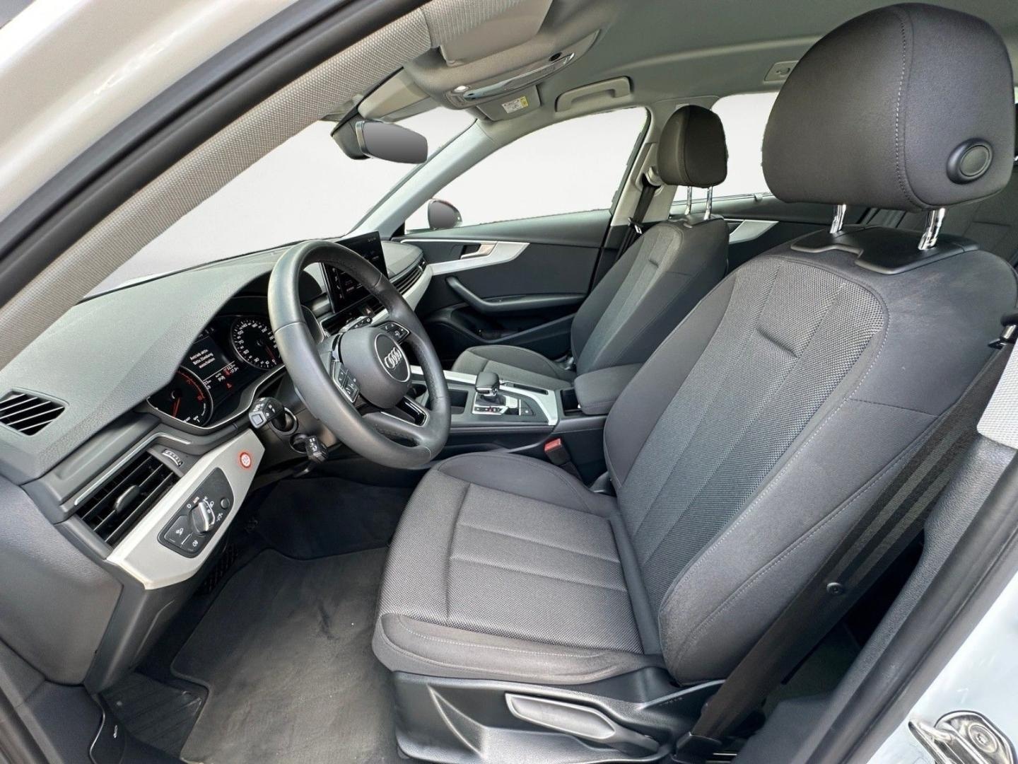 Bild über Audi A4 Avant S line 40 TFSI S tronic - für weitere Informationen kontaktieren Sie den Audi Partner
