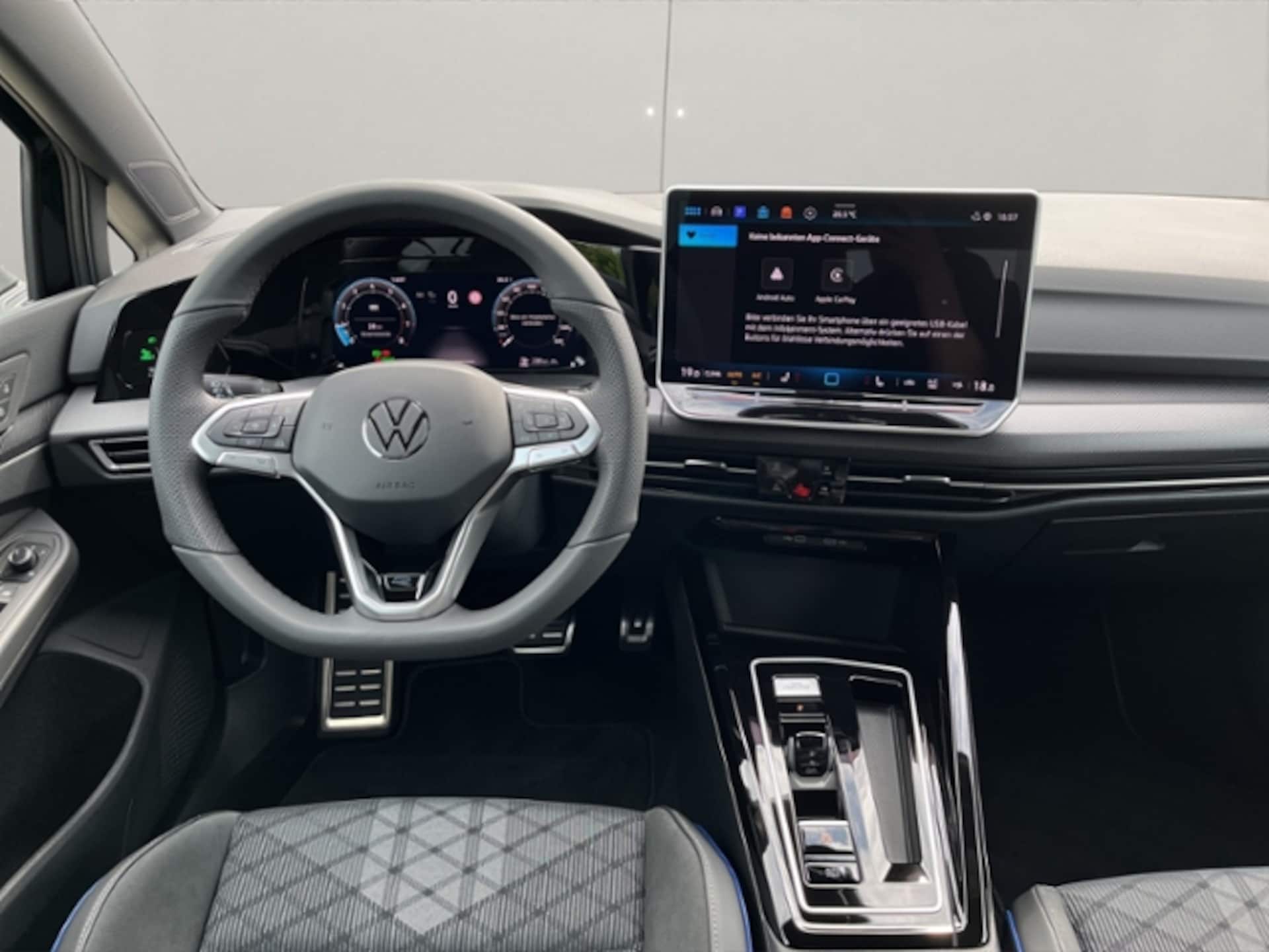 Volkswagen Golf R-Line