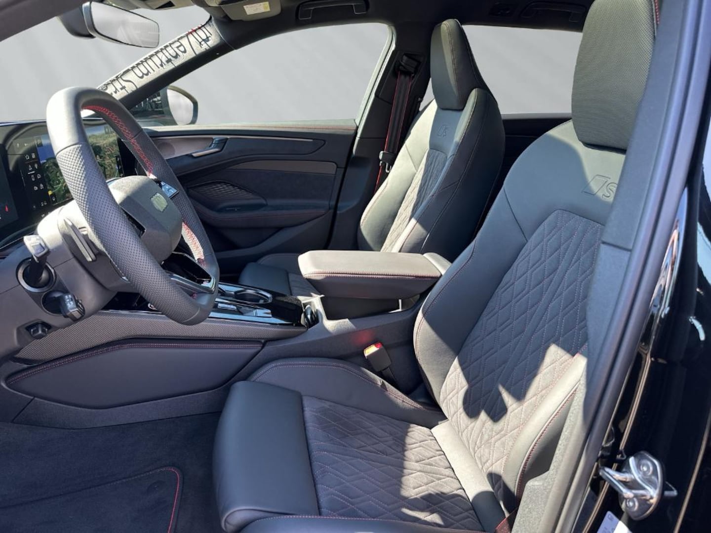 Bild über Audi A6 Avant TFSI quattro 270 kW S tronic - für weitere Informationen kontaktieren Sie den Audi Partner