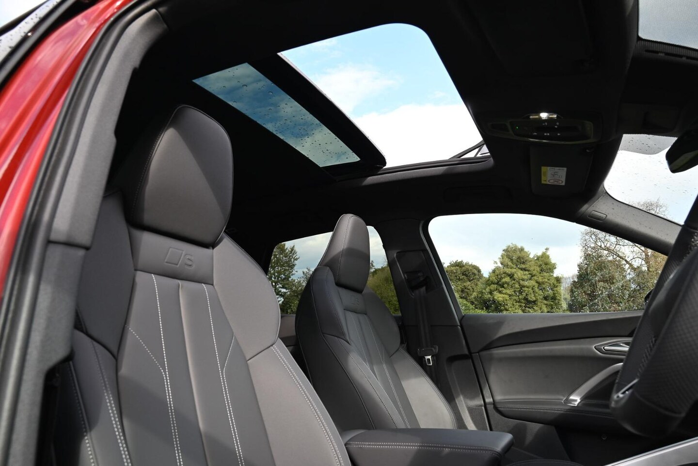 Image about Audi Q5 SUV e-hybrid quattro S tronic