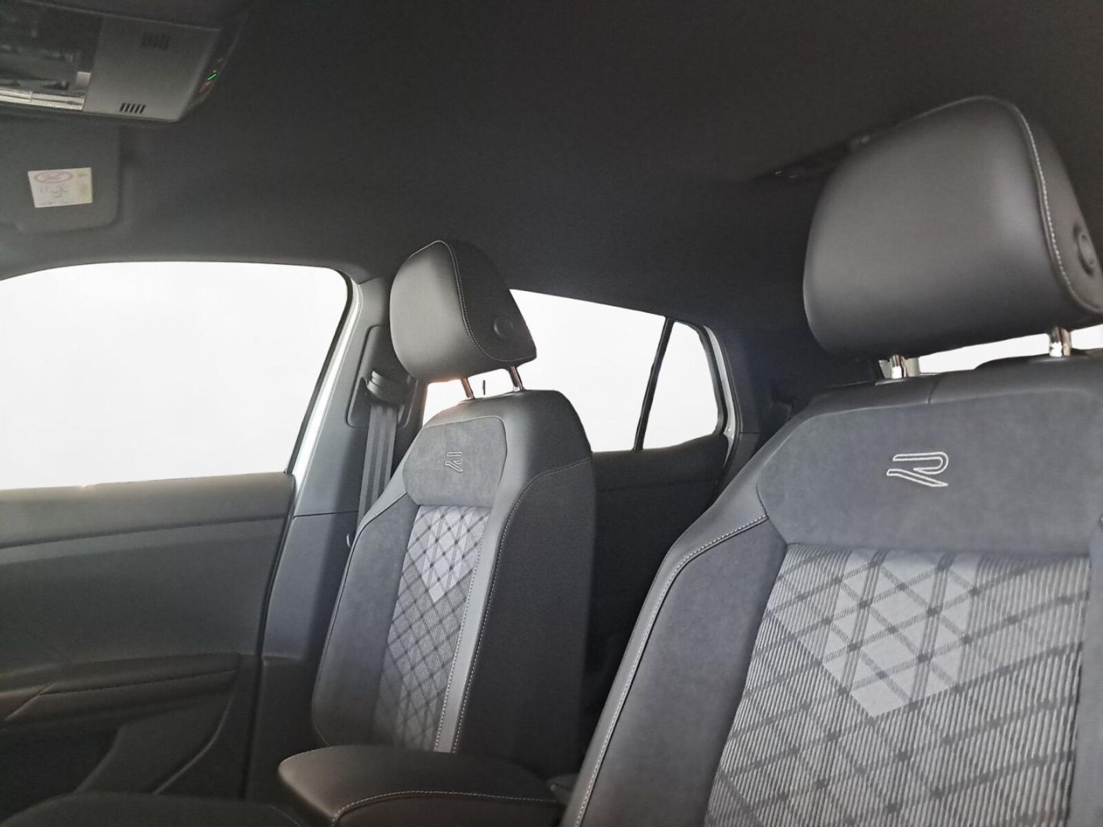Volkswagen T-Cross – Bild 9