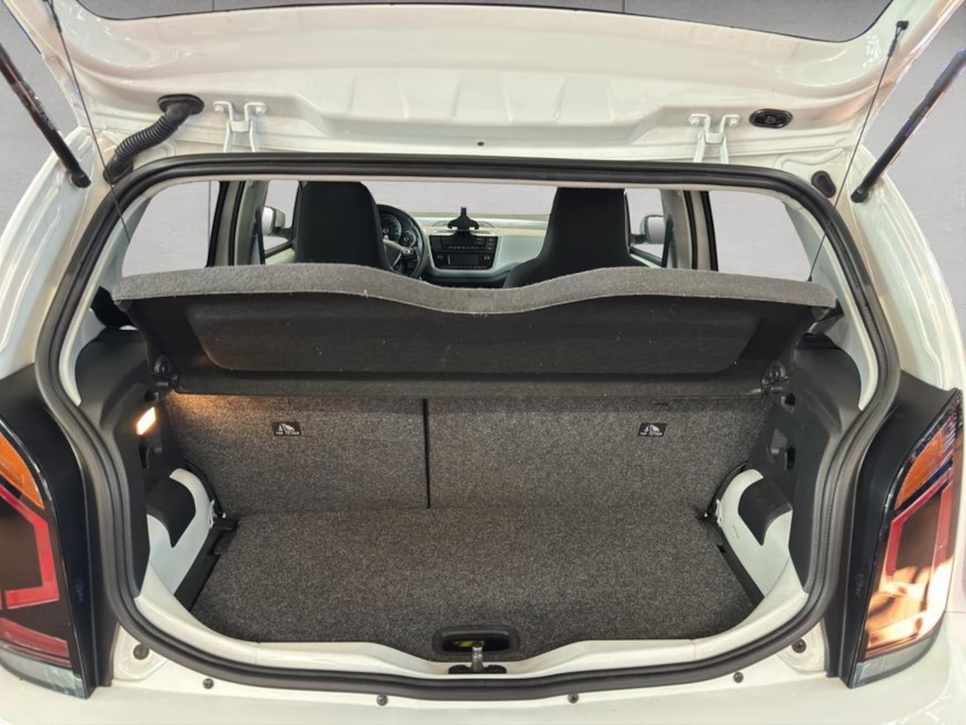 Volkswagen e-up! Style "Plus"