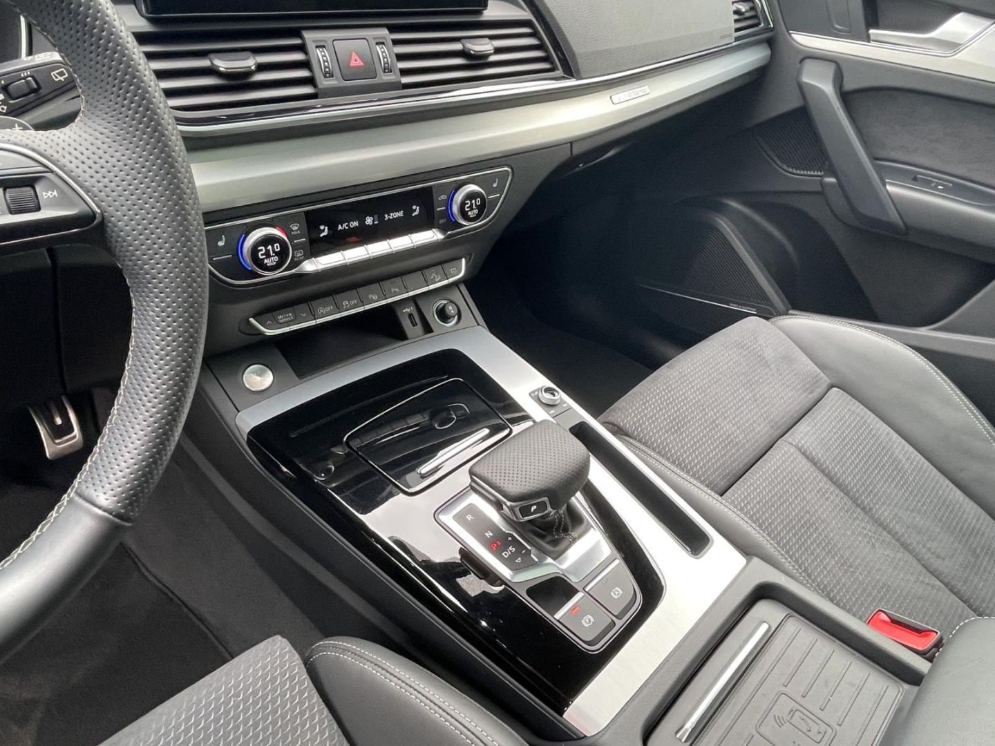 Bild über Audi Q5 40 TDI quattro 150 kW S tronic - für weitere Informationen kontaktieren Sie den Audi Partner