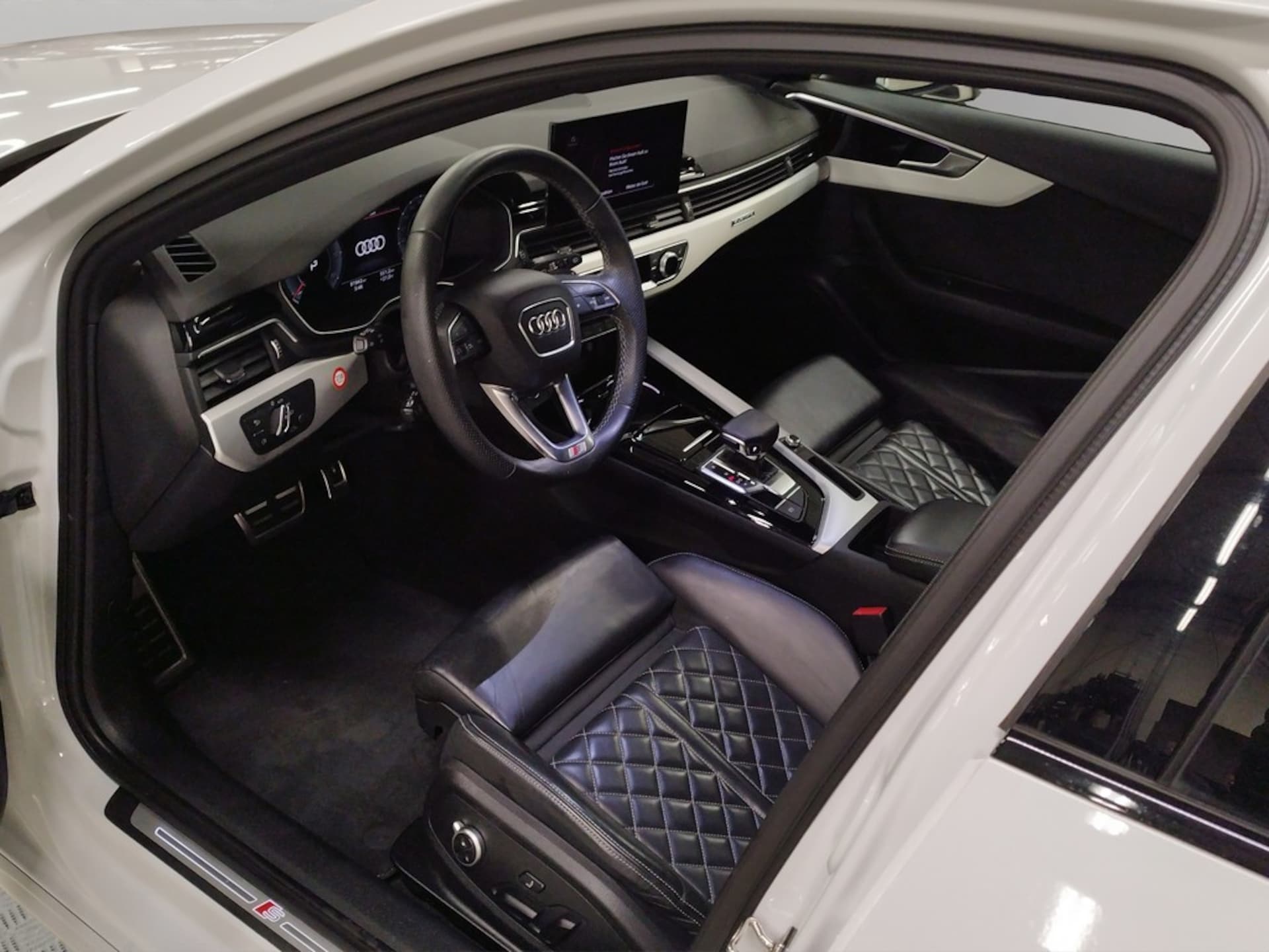 Audi A4 Avant S line