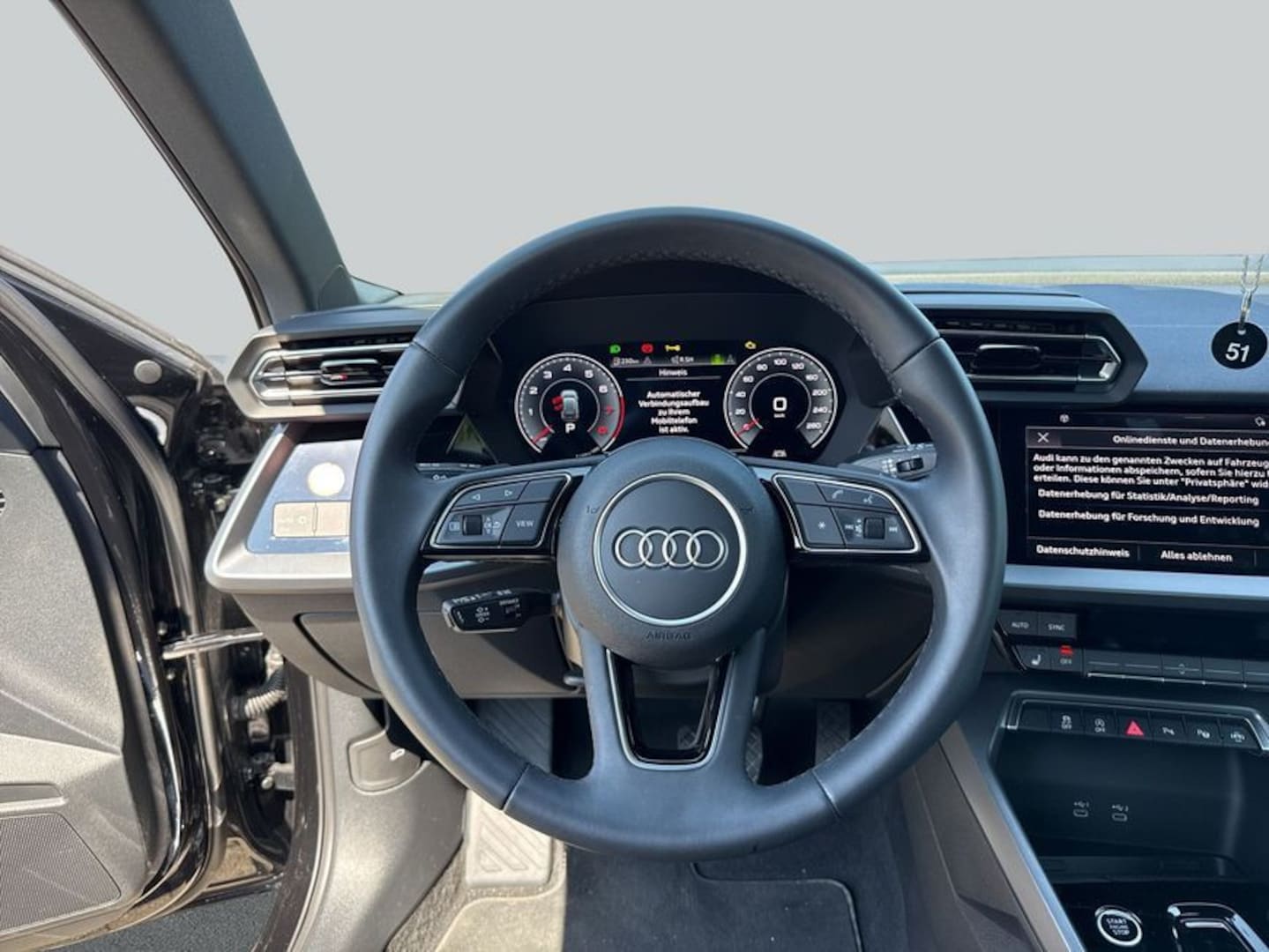 Bild über Audi A3 Sportback 30 TFSI S tronic - für weitere Informationen kontaktieren Sie den Audi Partner
