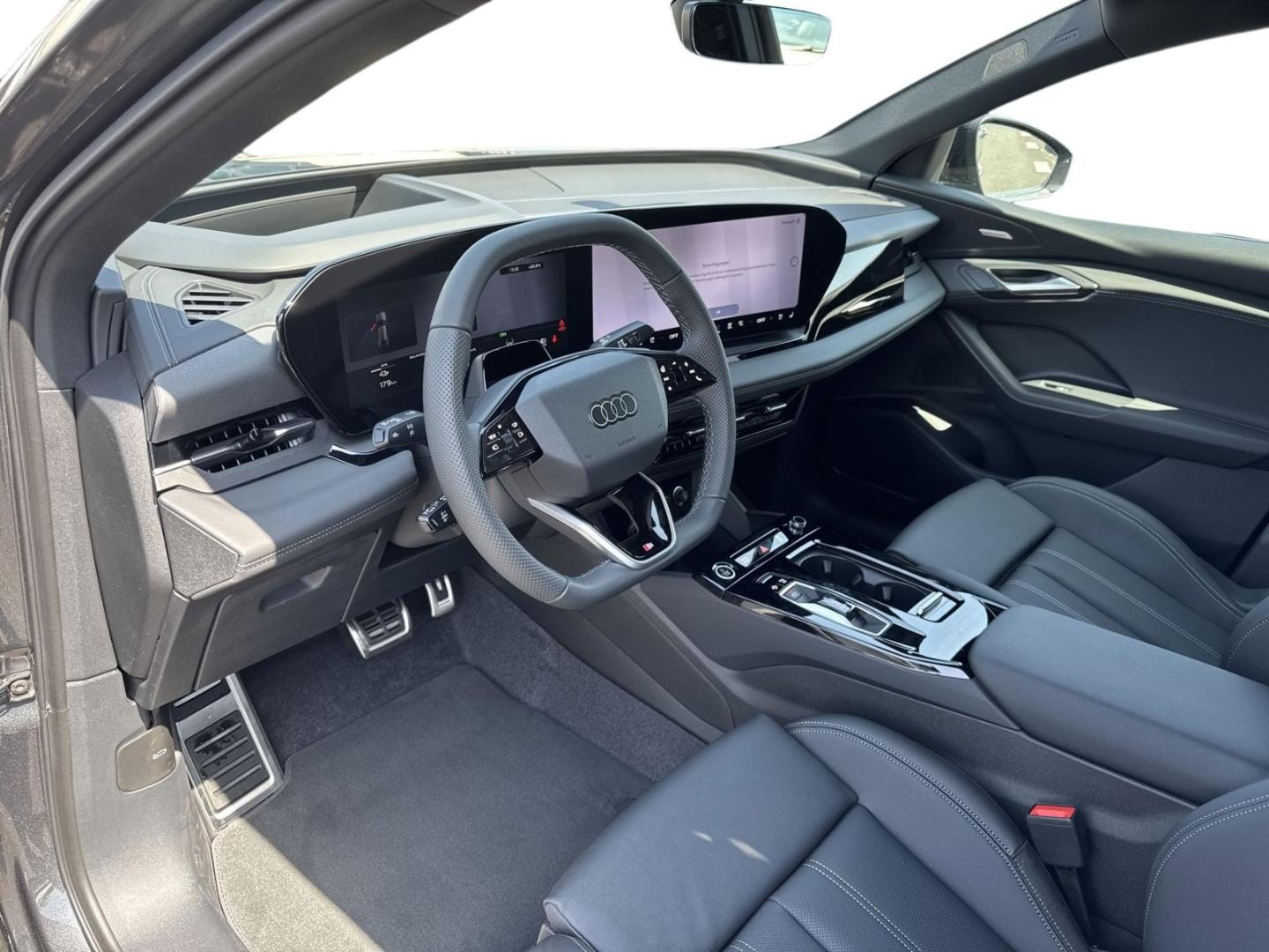 Bild über Audi Q6 Sportback e-tron S line business e-tron quattro 315 kW - für weitere Informationen kontaktieren Sie den Audi Partner