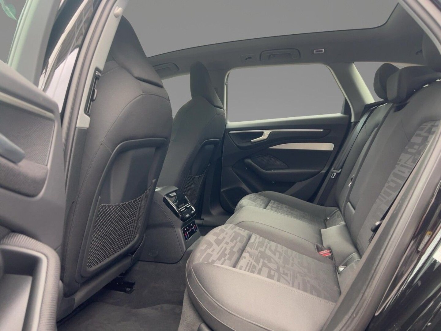 Bild über Audi A6 Avant TDI quattro 150 kW S tronic - für weitere Informationen kontaktieren Sie den Audi Partner