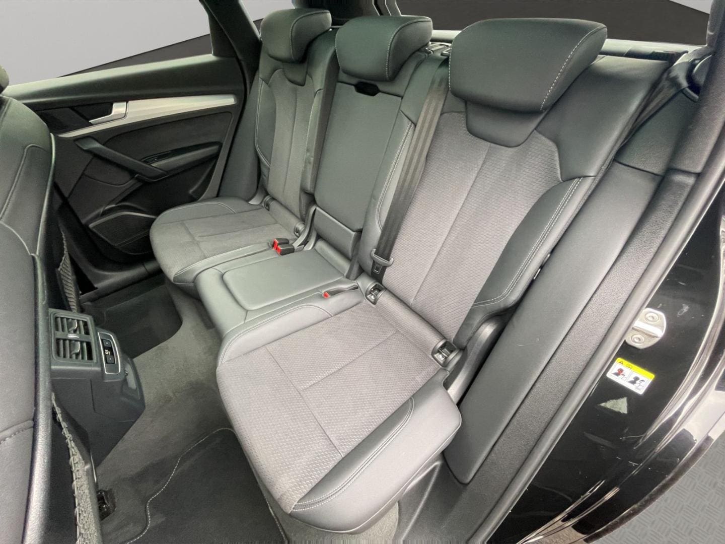 Bild über Audi Q5 40 TDI quattro 150 kW S tronic - für weitere Informationen kontaktieren Sie den Audi Partner