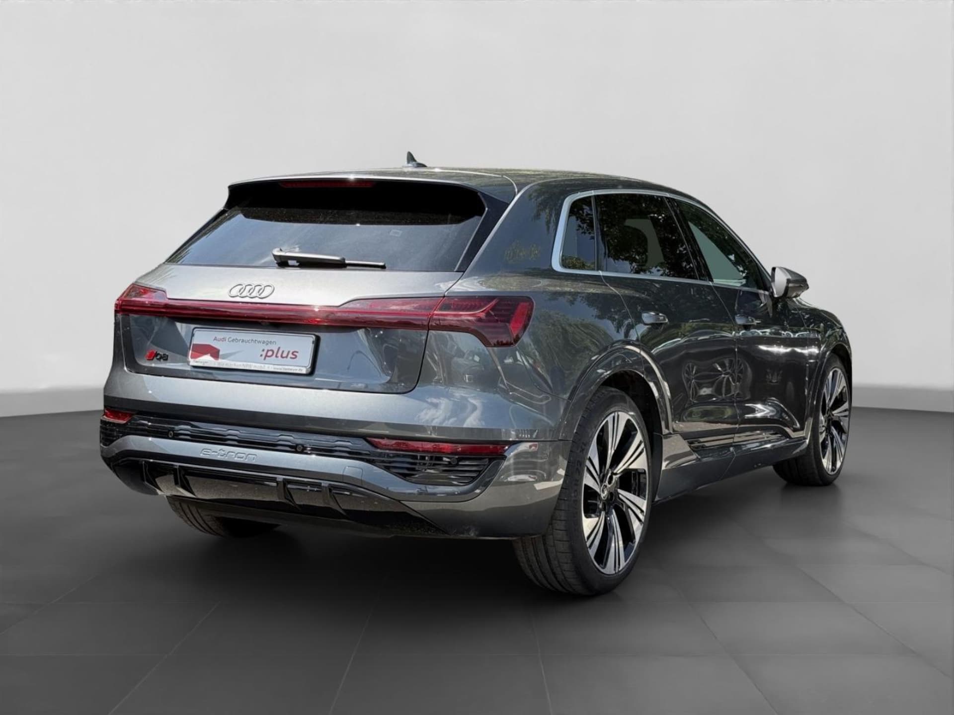 Audi Q8 e-tron S line