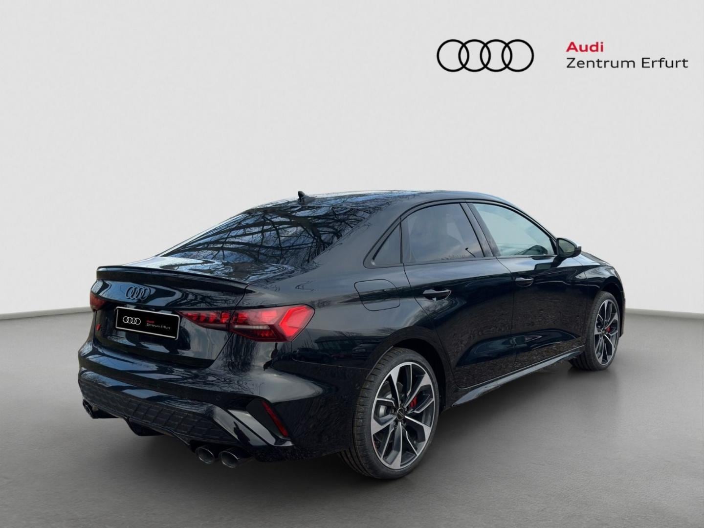 Bild über Audi S3 Limousine TFSI quattro S tronic - für weitere Informationen kontaktieren Sie den Audi Partner