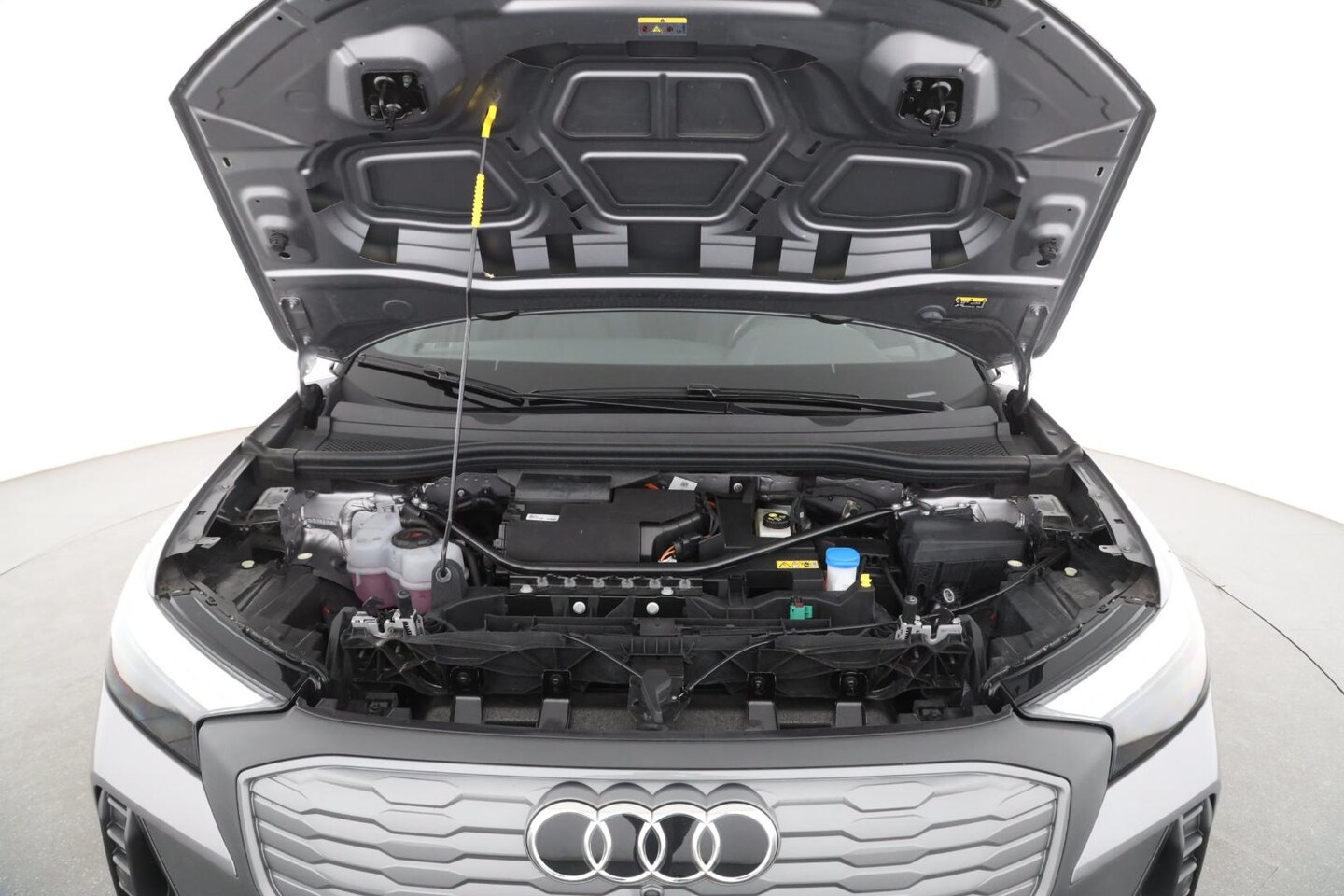 Bild über Audi Q4 e-tron 40 e-tron - für weitere Informationen kontaktieren Sie den Audi Partner