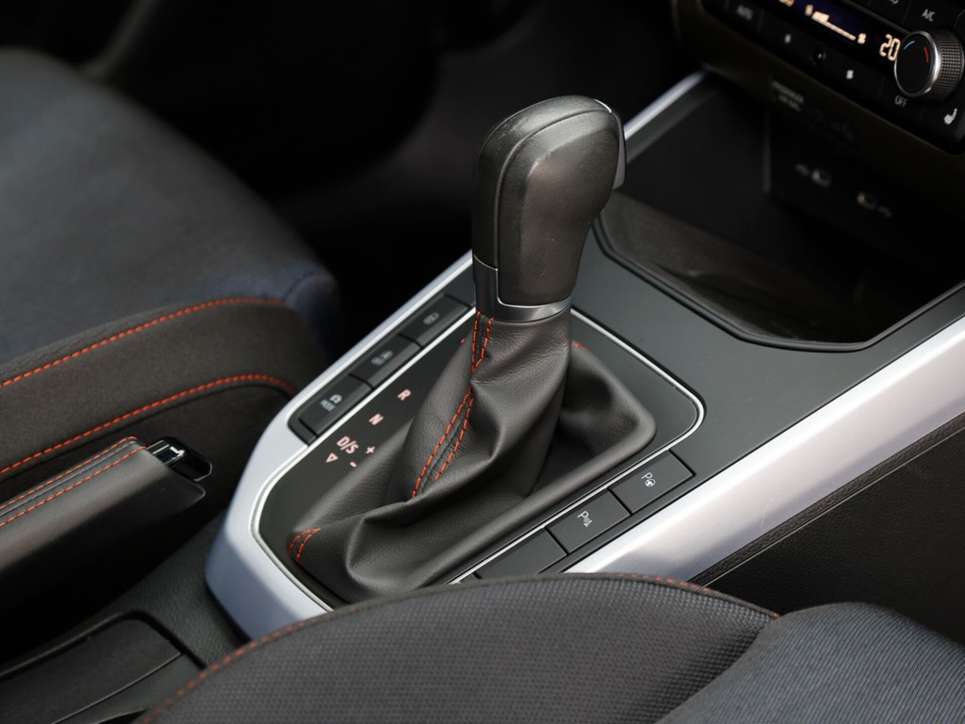 SEAT Arona FR