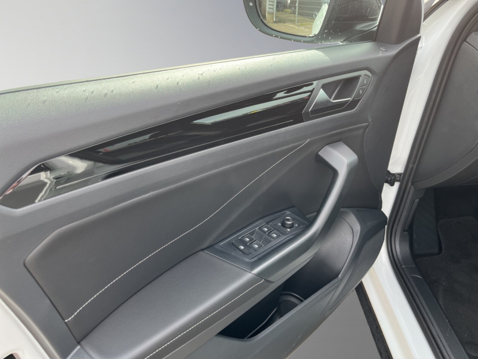 Volkswagen T-Roc – Bild 13