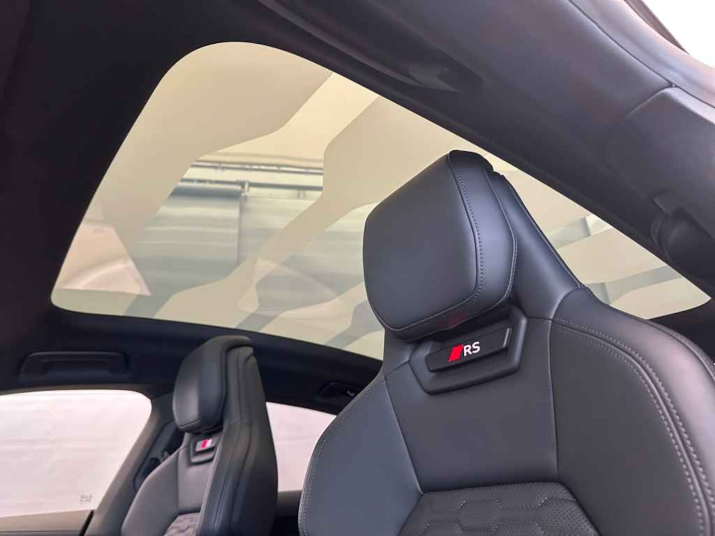 Bild über Audi RS e-tron GT e-tron quattro - für weitere Informationen kontaktieren Sie den Audi Partner