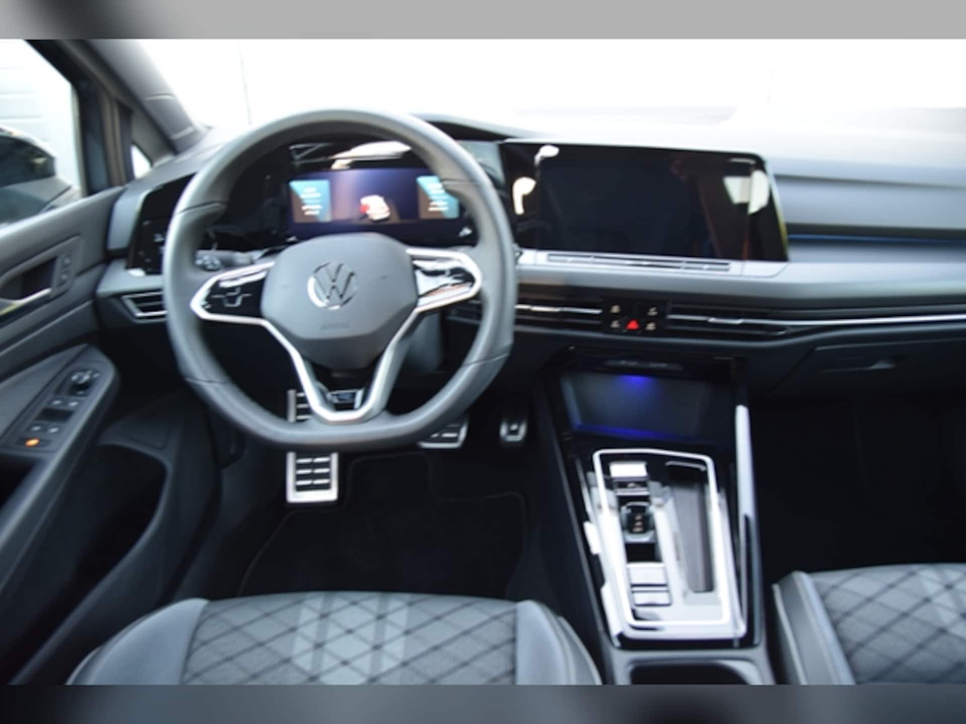 Volkswagen Golf R-Line