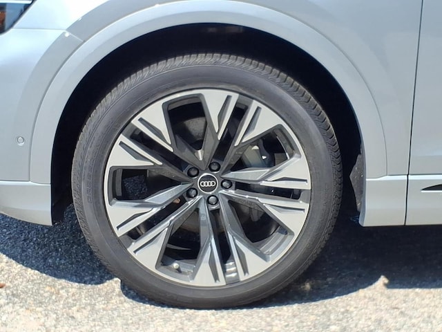 2025 Audi Q8