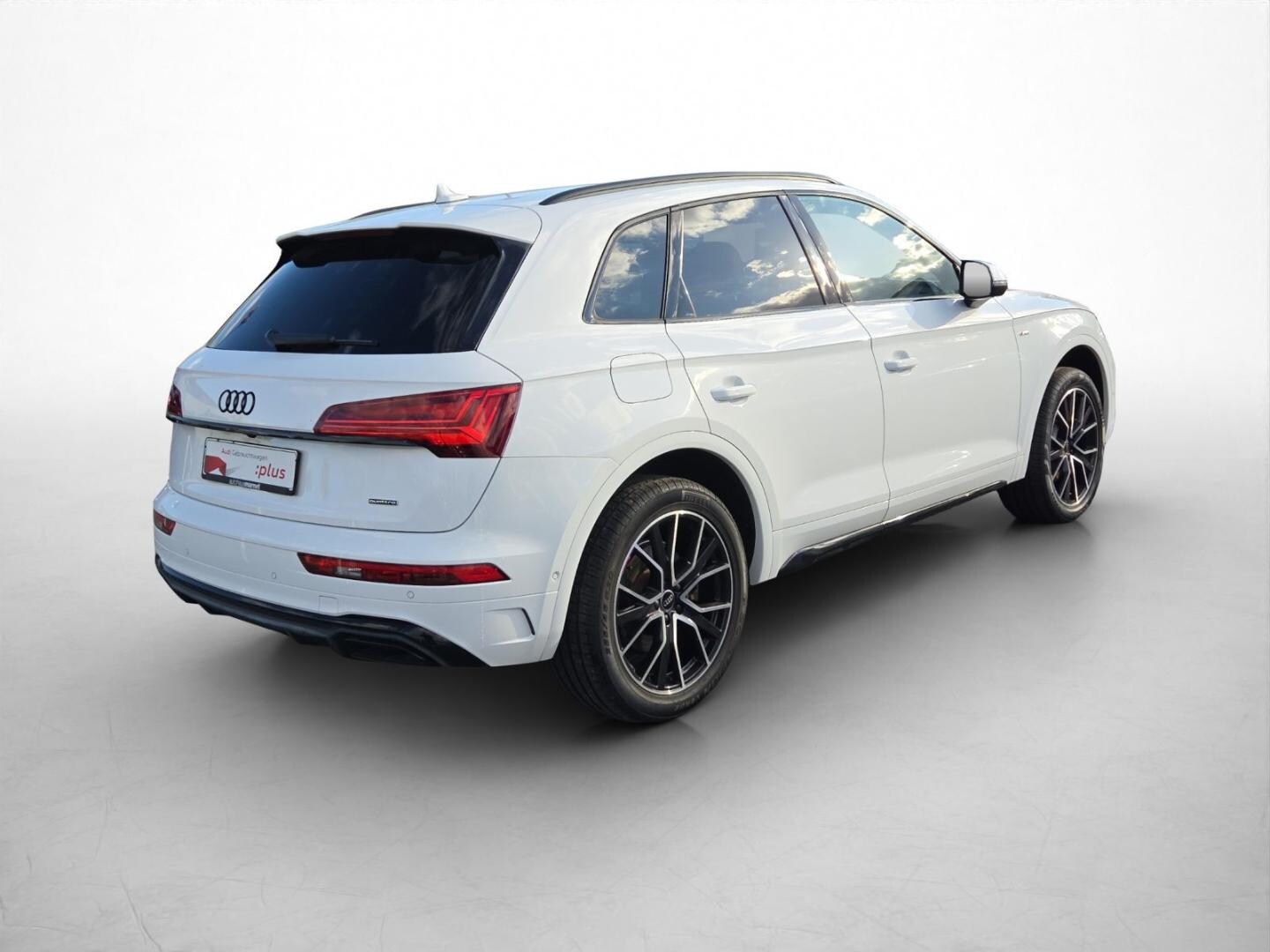 Bild über Audi Q5 TFSI e S line 55 TFSI e quattro S tronic - für weitere Informationen kontaktieren Sie den Audi Partner