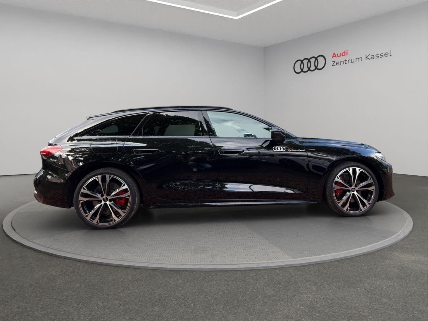 Bild über Audi A5 Avant e-hybrid e-hybrid quattro 270 kW S tronic - für weitere Informationen kontaktieren Sie den Audi Partner