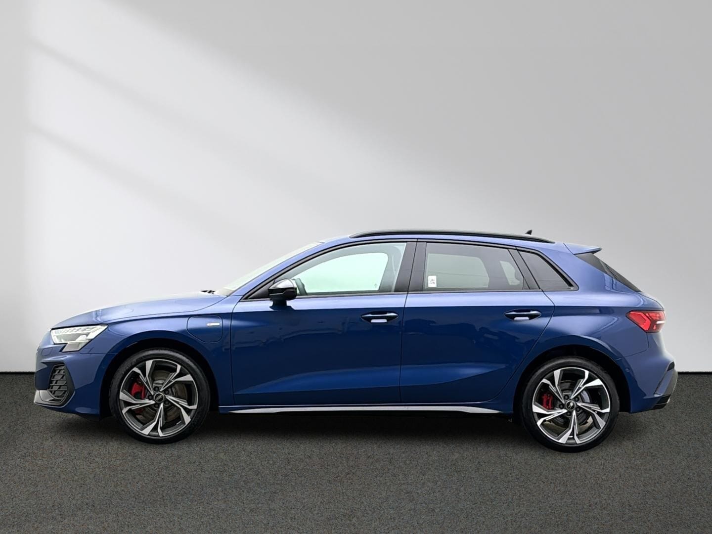 Bild über Audi A3 Sportback TFSI e S line 45 TFSI e S tronic - für weitere Informationen kontaktieren Sie den Audi Partner